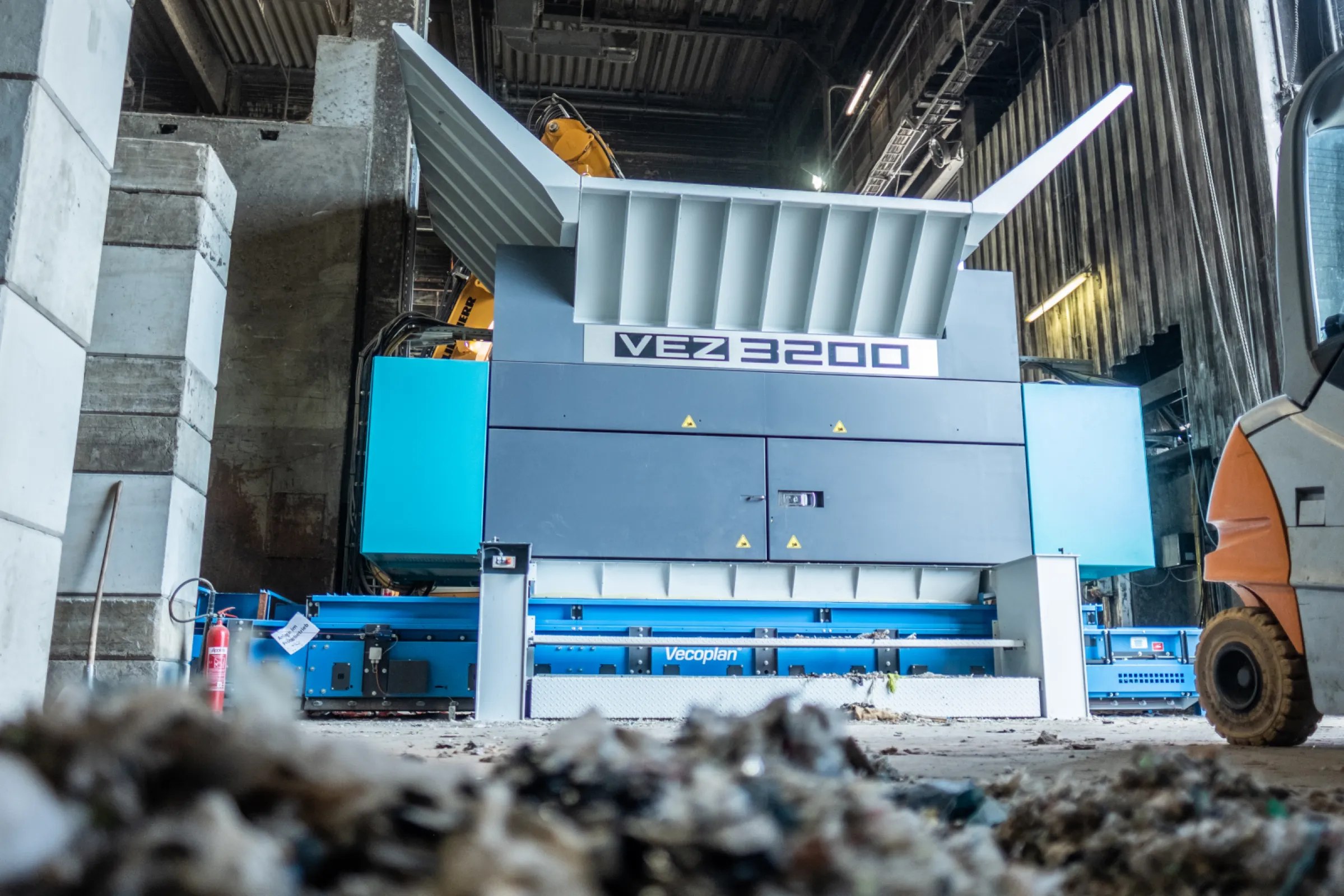 Single-shaft pre-shredder