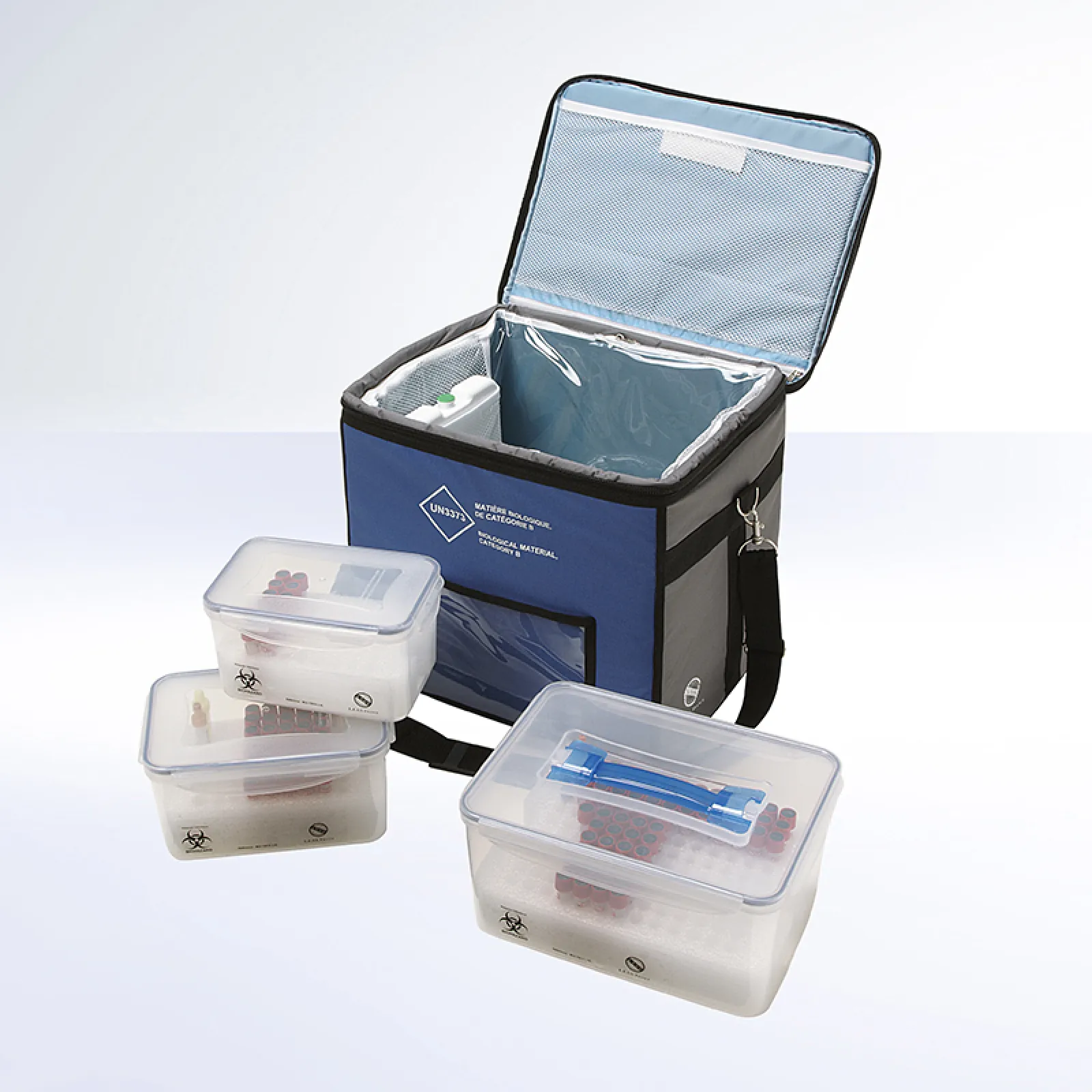 DEBAMED® Lab-Box: Exterior made from water resistant, easy-to-clean polyester (double polyurethane insulation) reinforced with detachable base (PVC >3 mm)