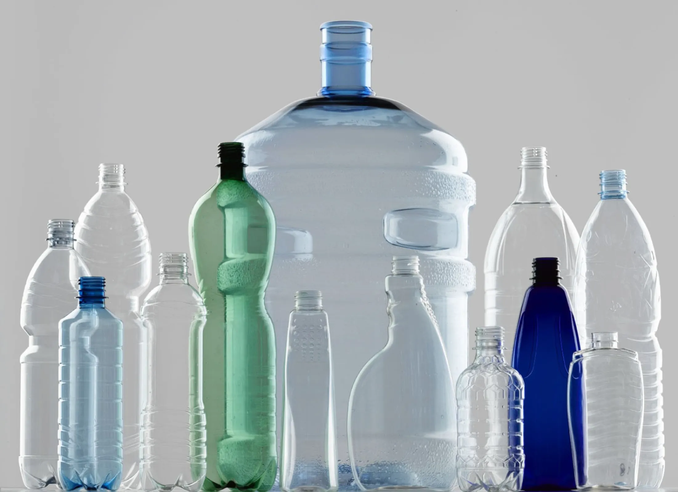 blow molds for the manufacturing of packaging for the beverage, household and cosmetics industry