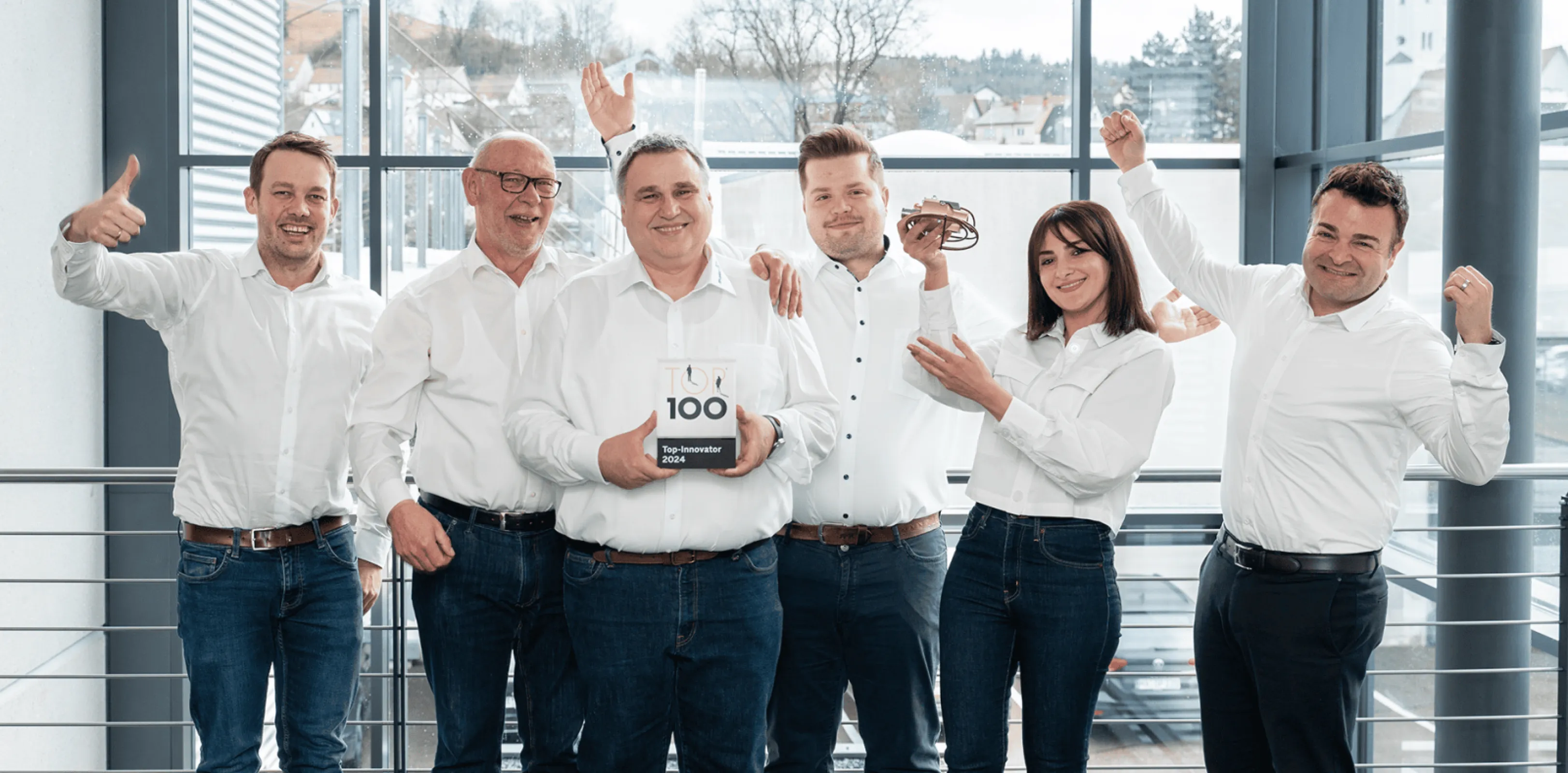 "Innovation awarded!" Recognized with the TOP 100 2024 seal – our new DS with sensors sets the standard.