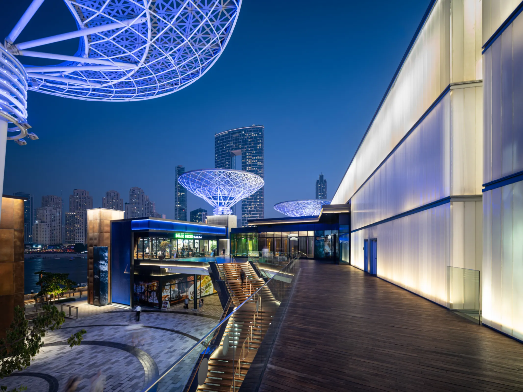 Bluewaters Island, Dubai/UAE - LINIT®EcoGlass P 26/60/7, low iron, solar, TSH (toughened, sandblasted, heat-soak-test); LINIT®EcoGlass P 26/60/7, low iron, solar, W1.7, TH (toughened, heat-soak-test)