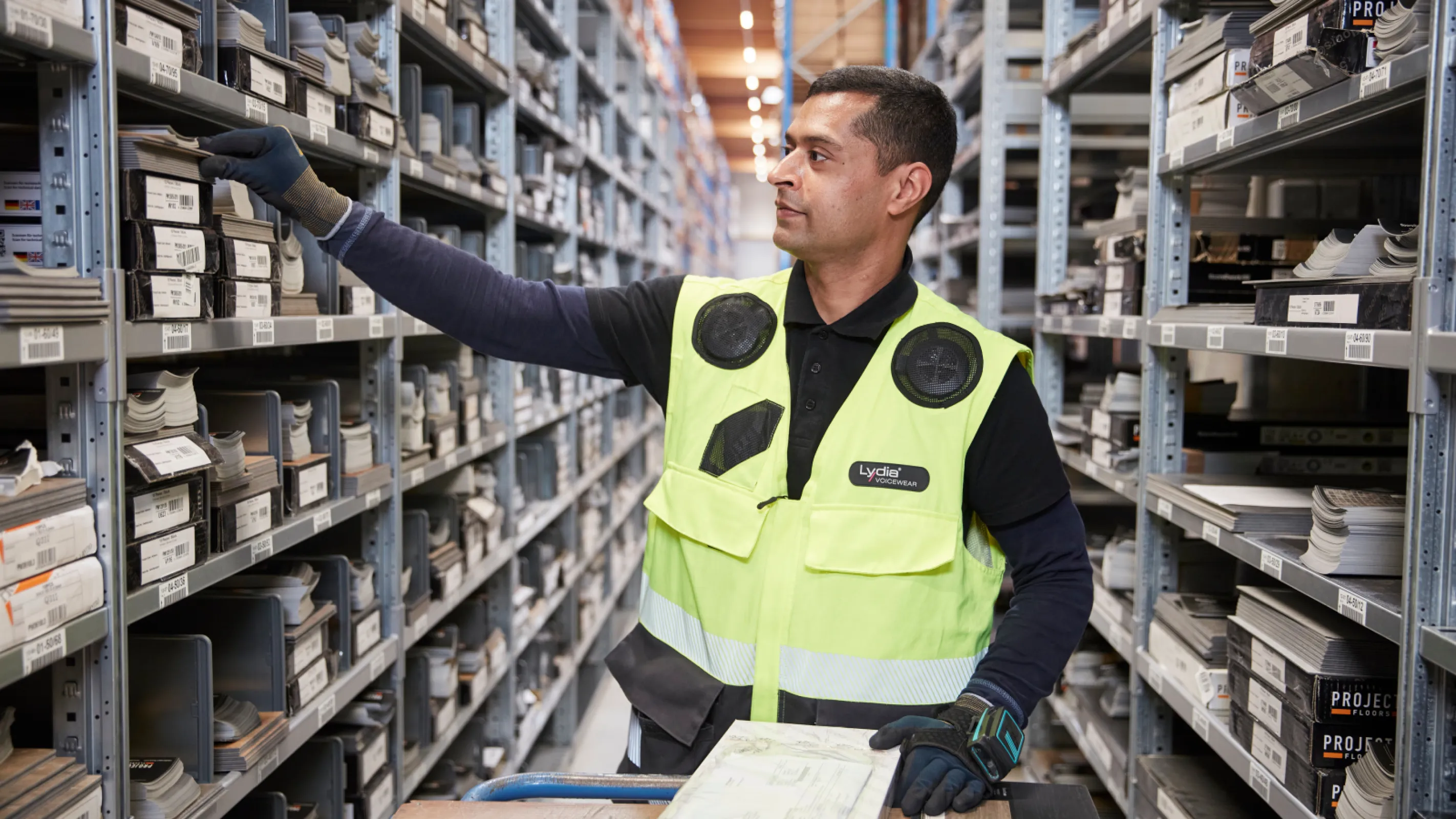 Efficient and reliable transport management Our services include the management of transport for procurement, between plants and internally as well as the organisation of distribution transport to the customers of our customers and the transfer of goods between branches and production sites. Efficient and reliable transport management Our services include the management of transport for procurement, between plants and internally as well as the organisation of distribution transport to the customers of our customers and the transfer of goods between branches and production sites.