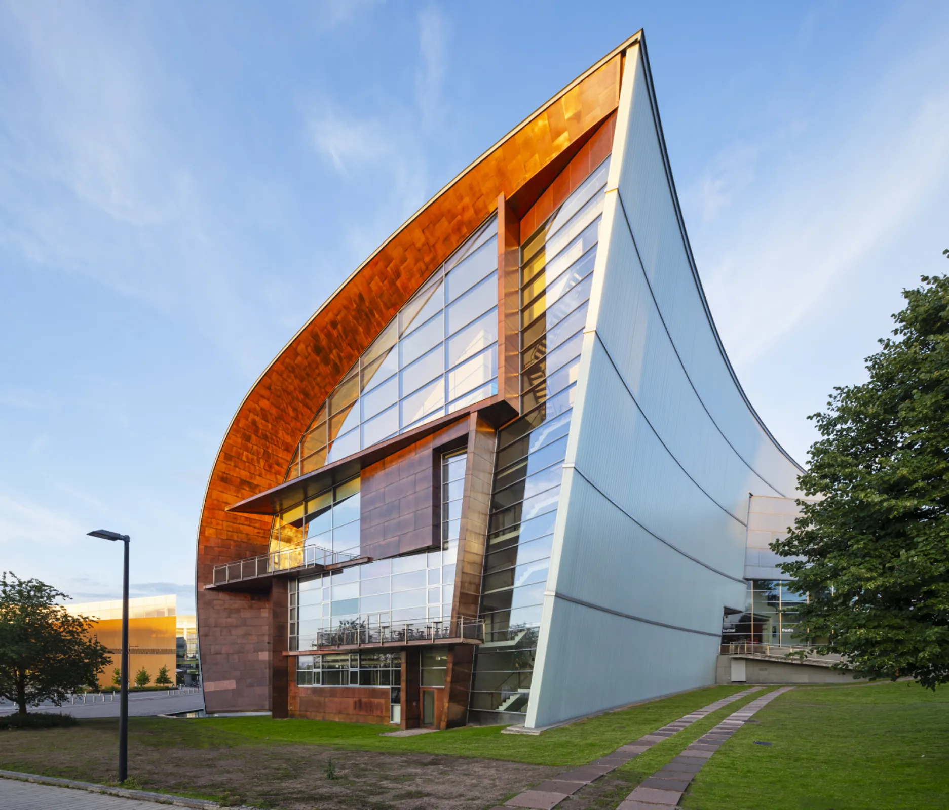 Kiasma, Museum of Contemporary Art, Helsinki/Finland - LINIT®EcoGlass L (laminated): P 26/60/7, low iron, 504, TH (toughened, heat-soak-test)