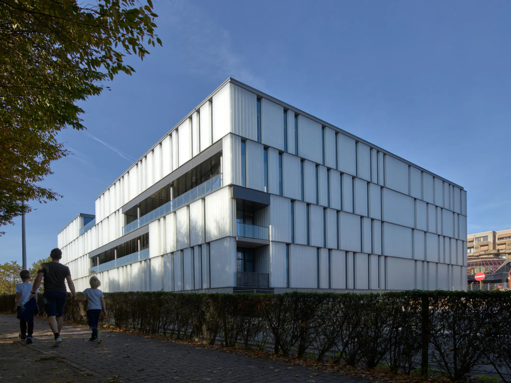 Gasthuisberg Outpatient Care Centre, Leuven/Belgium - LINIT®EcoGlass P 33/60/7, low iron, 504, S (sandblasted), TH (toughened, heat-soak-test); LINIT®EcoGlass P 26/60/7, low iron, 504, S, TH