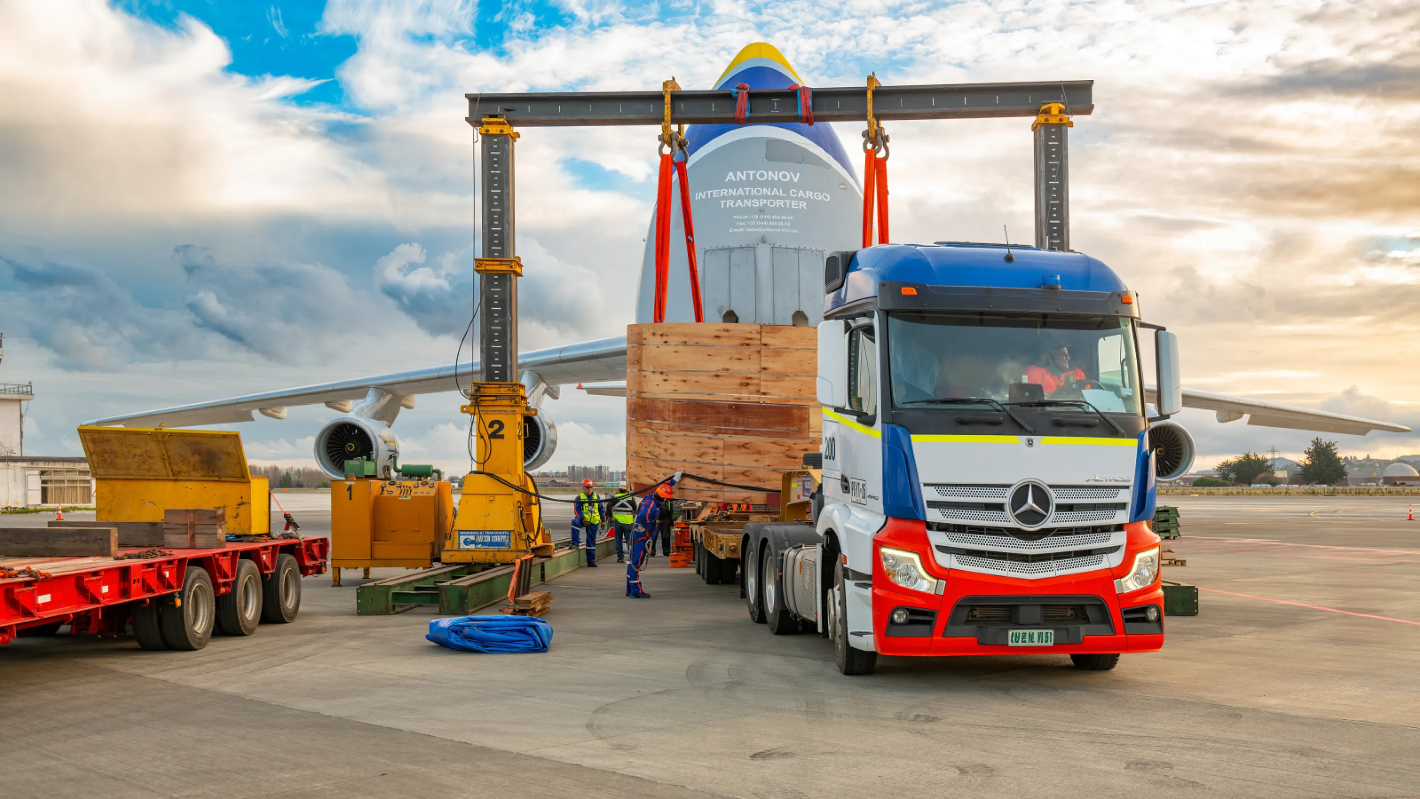 A comparison of the different modes of transport in terms of processing, handling and documentation shows that the China Rail Service offers an equivalent alternative to transport by ship or aircraft.