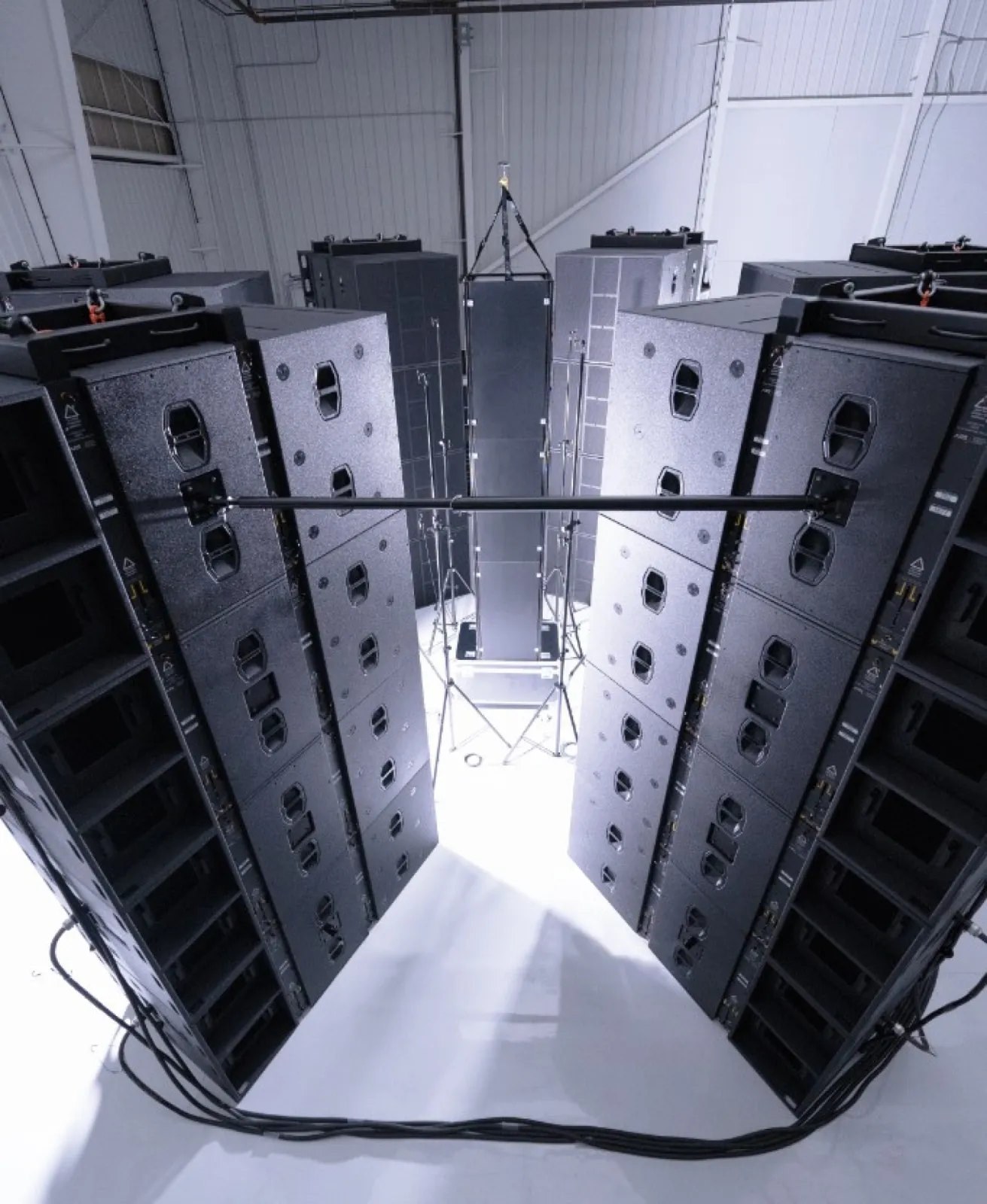 Direct Field Acoustic Noise (DFAN) tests for launch qualification