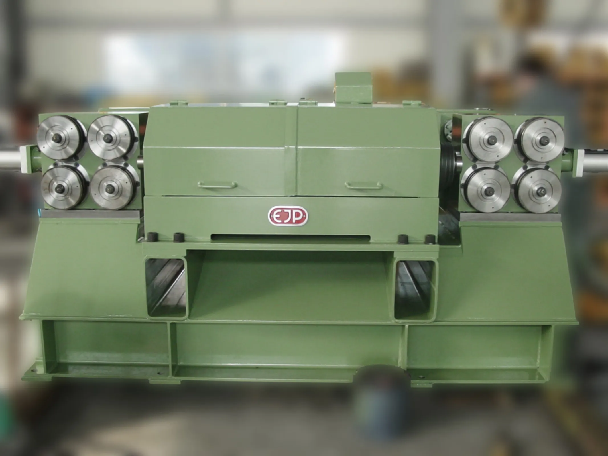 WIRE STRAIGHTENER WITH STRAIGHTENING ROTOR