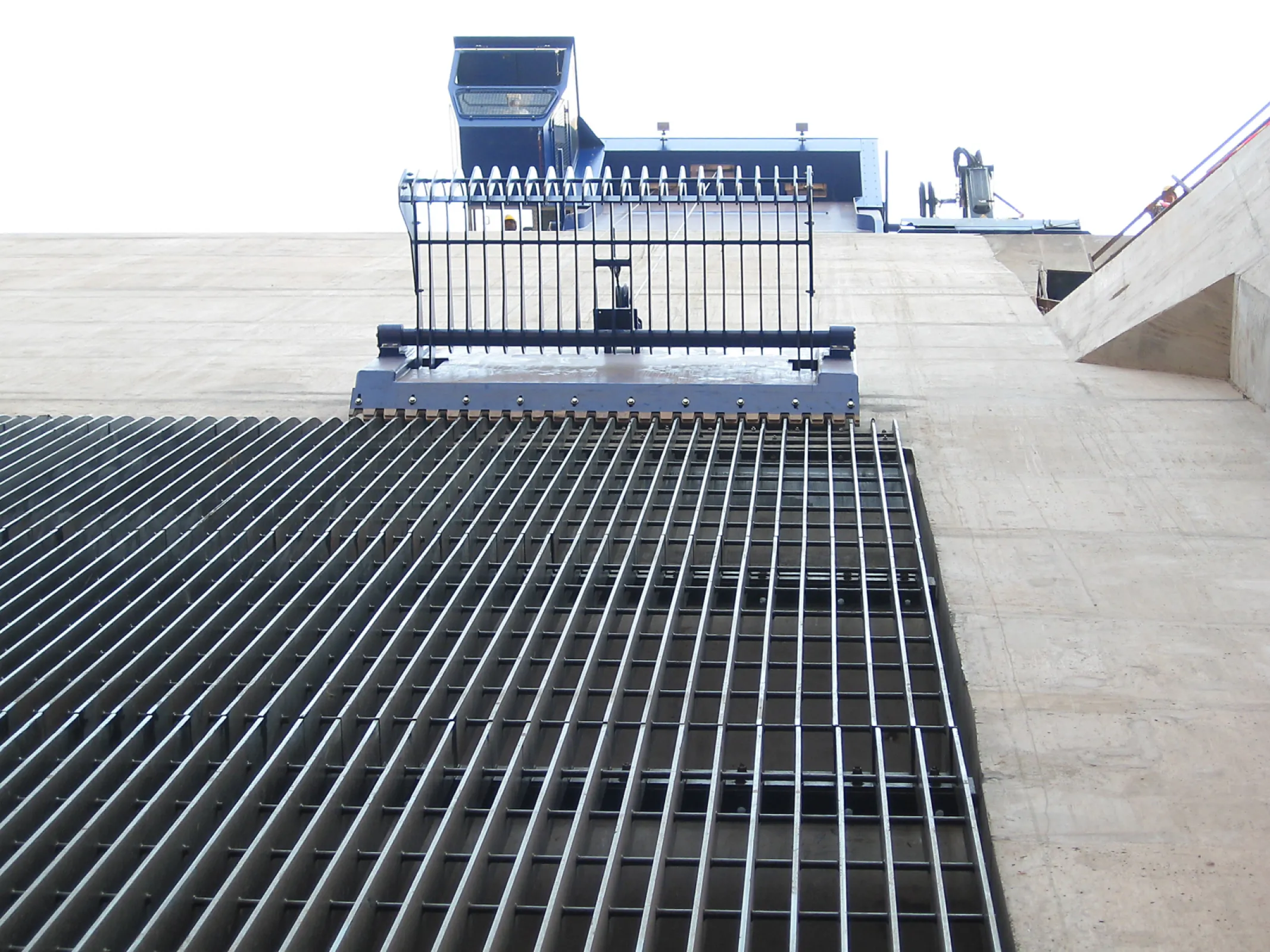 Trash Rack Cleaning Machine - SV Series