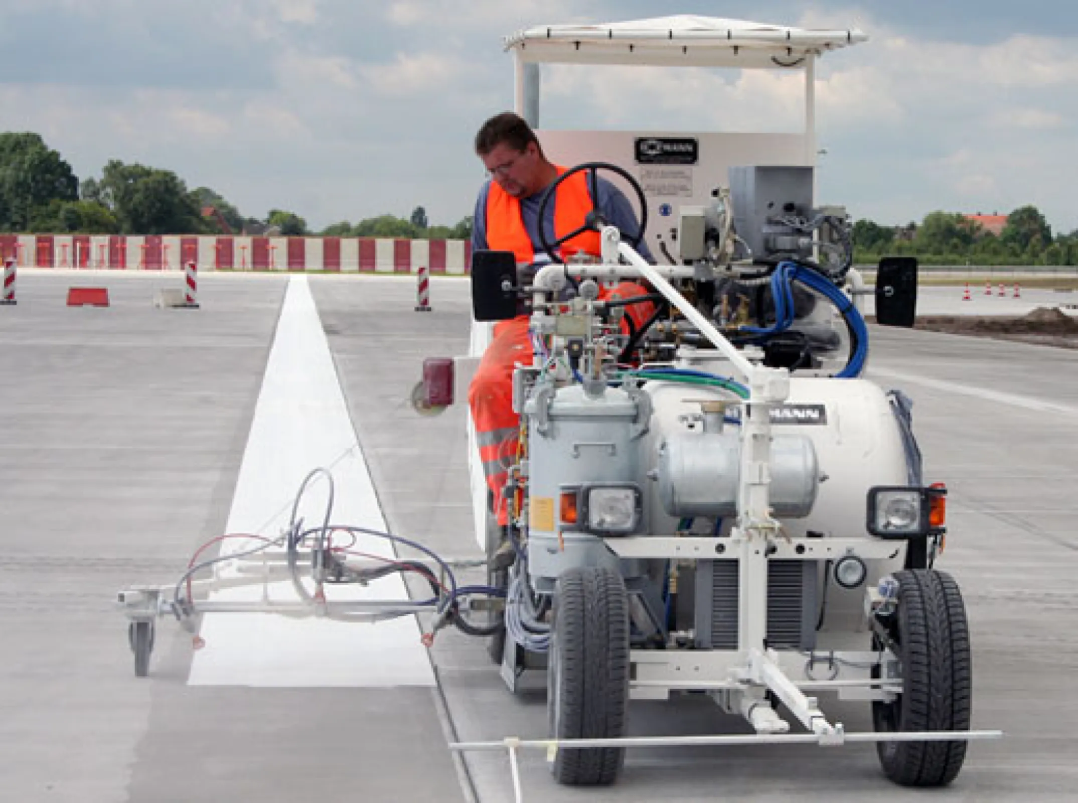 Runway Line Marking Machine HOFMANN H26