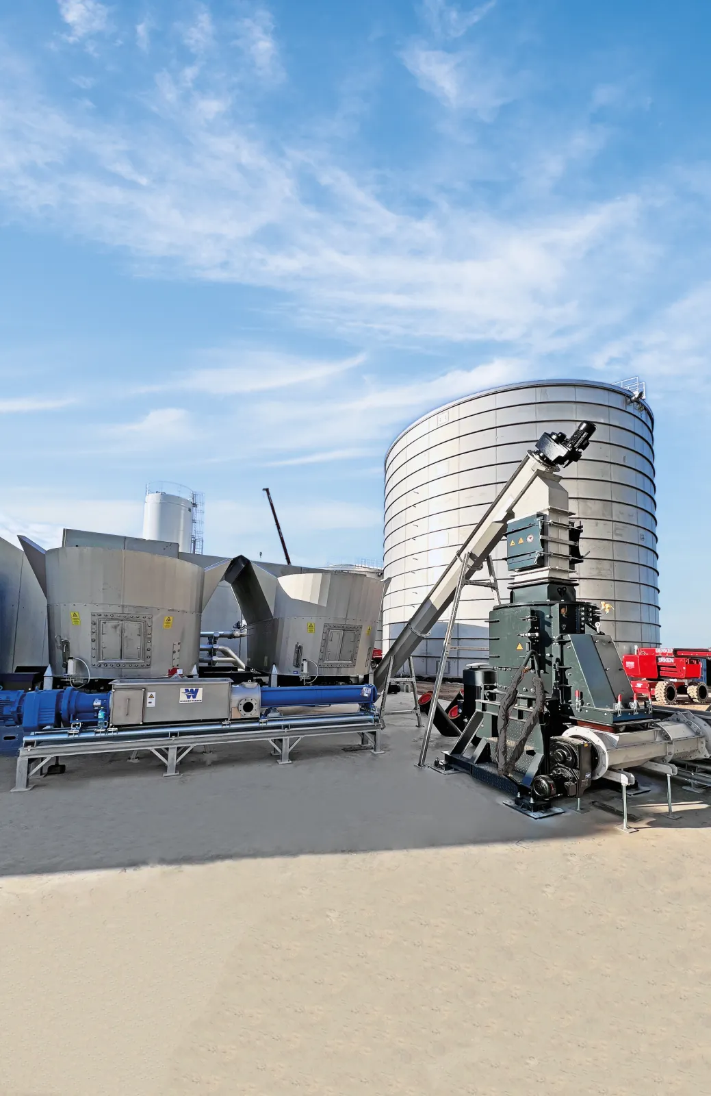 Solid feeding system - automatic crane loading system