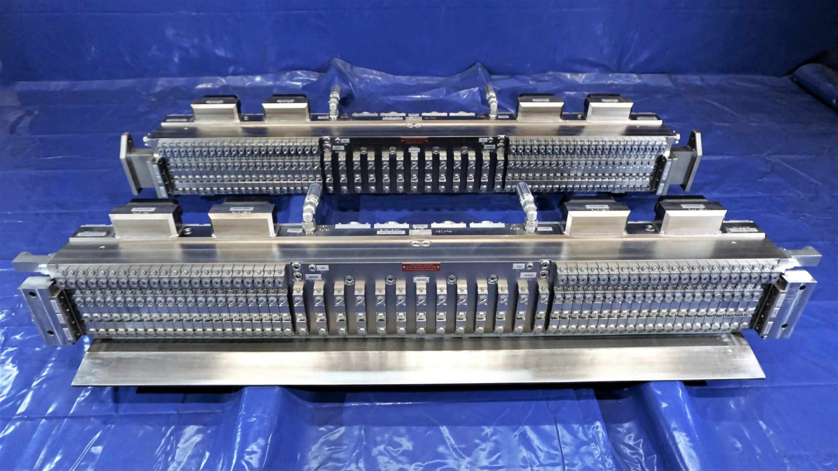 four-rowed spray bar EHSd, incl. 248 COOLECTRO® spray valves, for single stand 6-Hi CRM