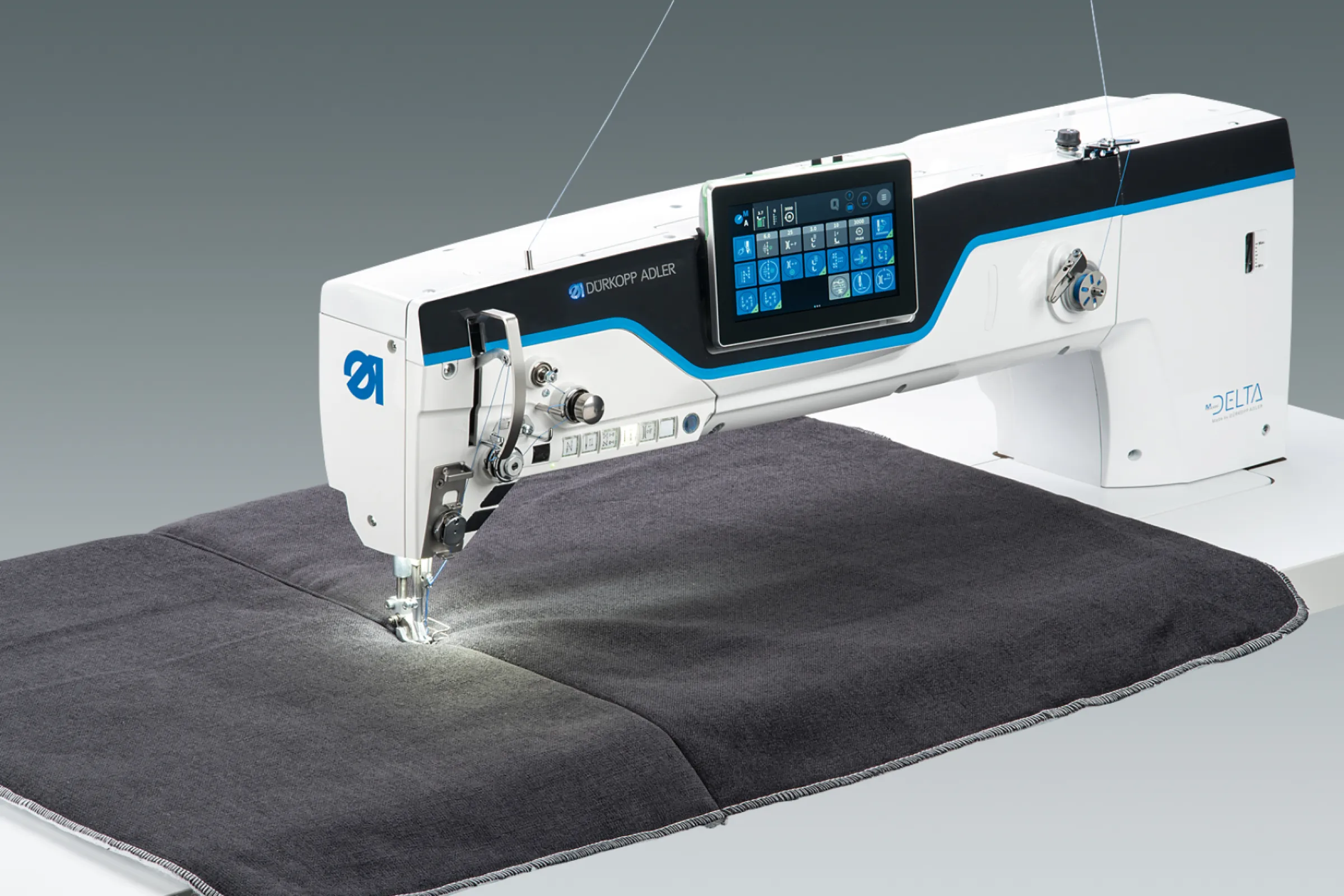 D867 e-con flatbed as a longarm version with 700 mm clearance