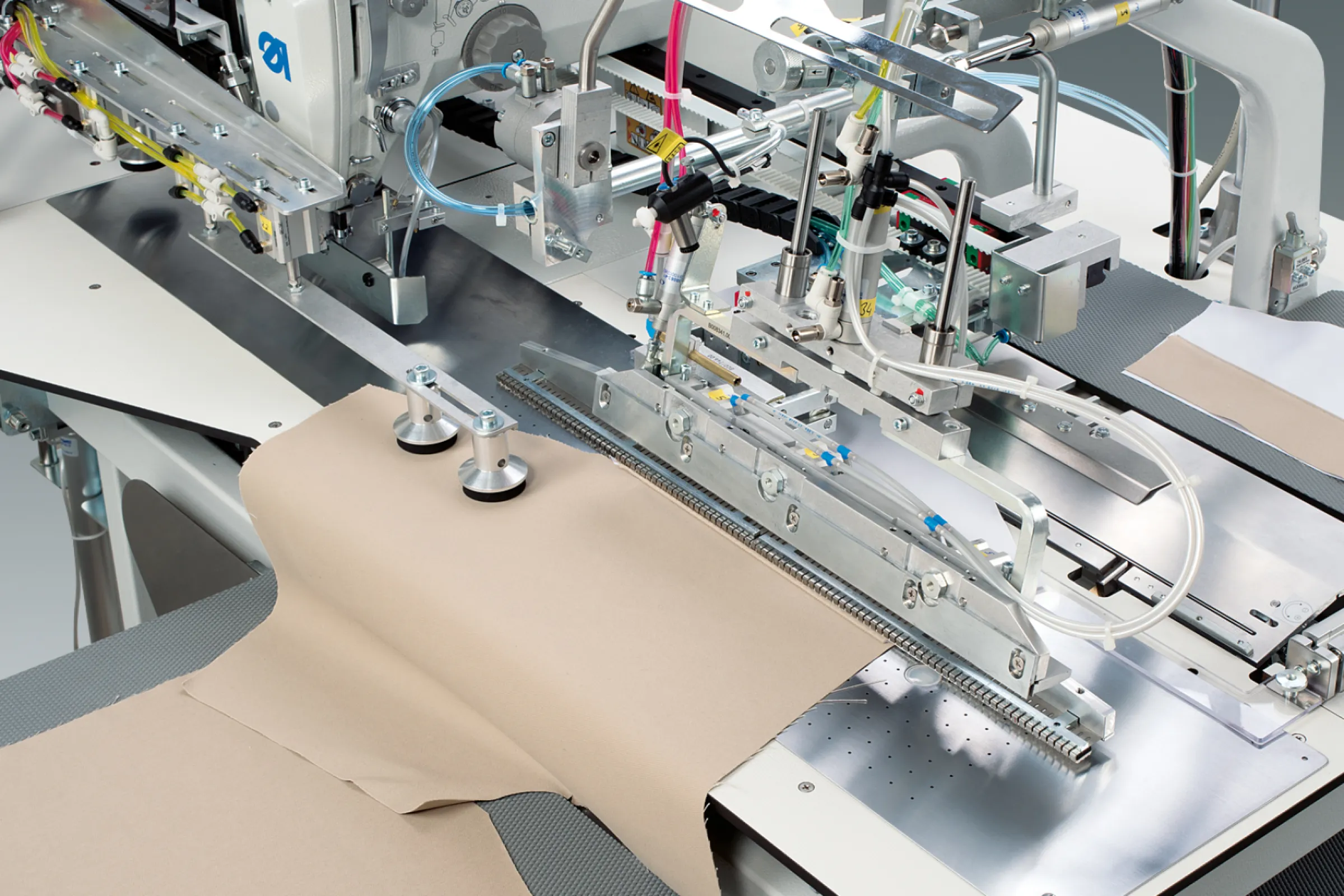 2112-7 | Attaching of wing pockets – with open pocket bag