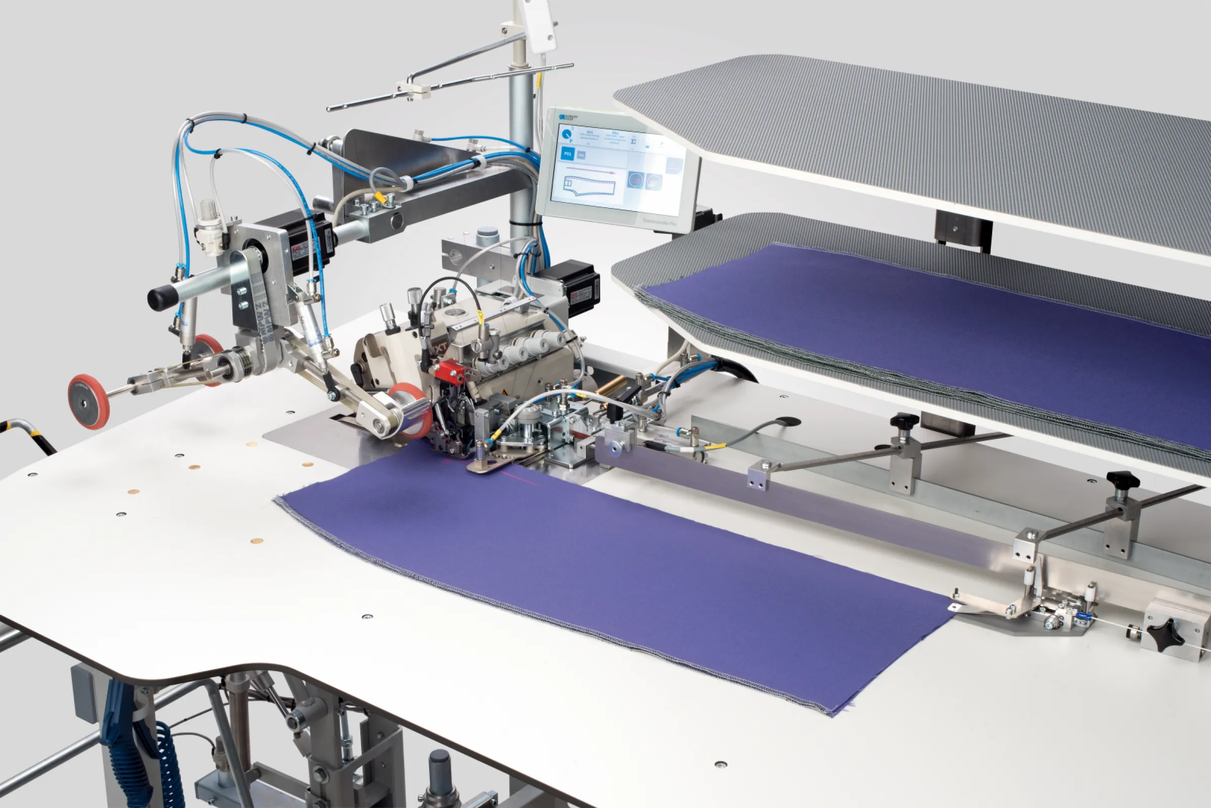 1281 | Sewing unit with pre-laying table for long closing seams
