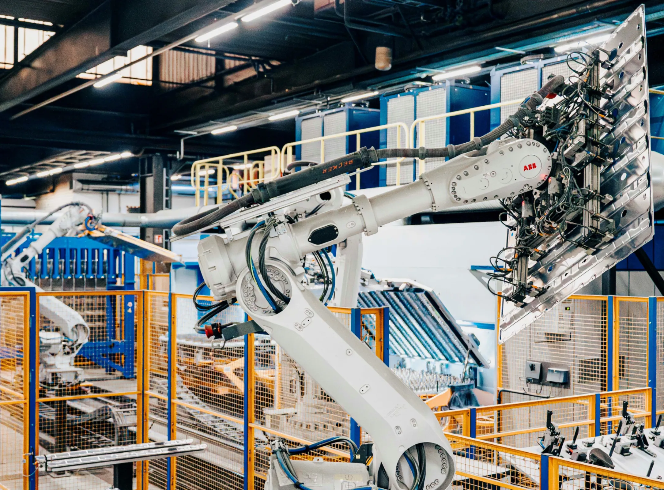 One-Piece-Flow production of the aluminum underride guard for the VW MEB platform. This component forms together with other components the battery module