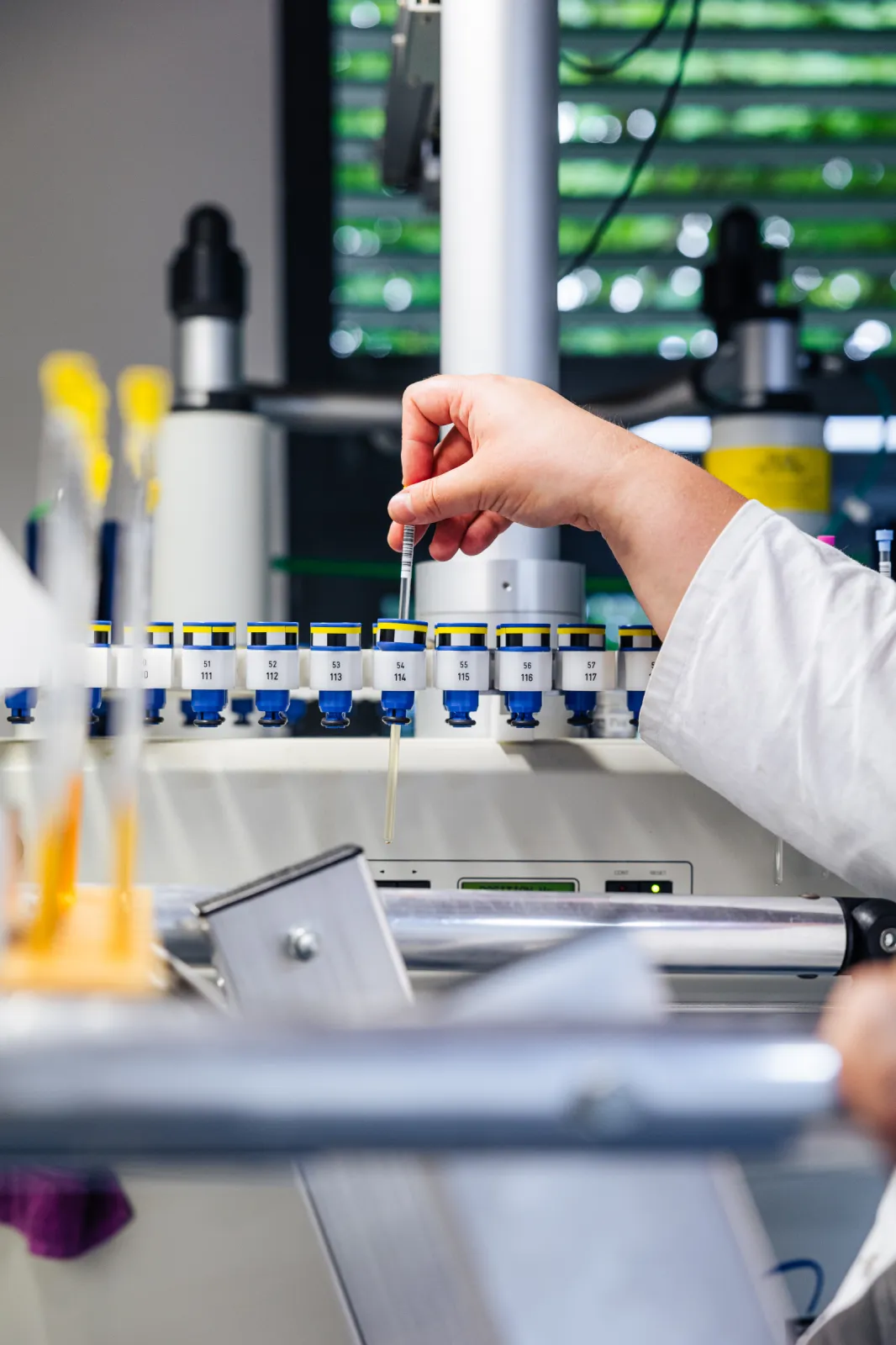 Automatic sample changer holder