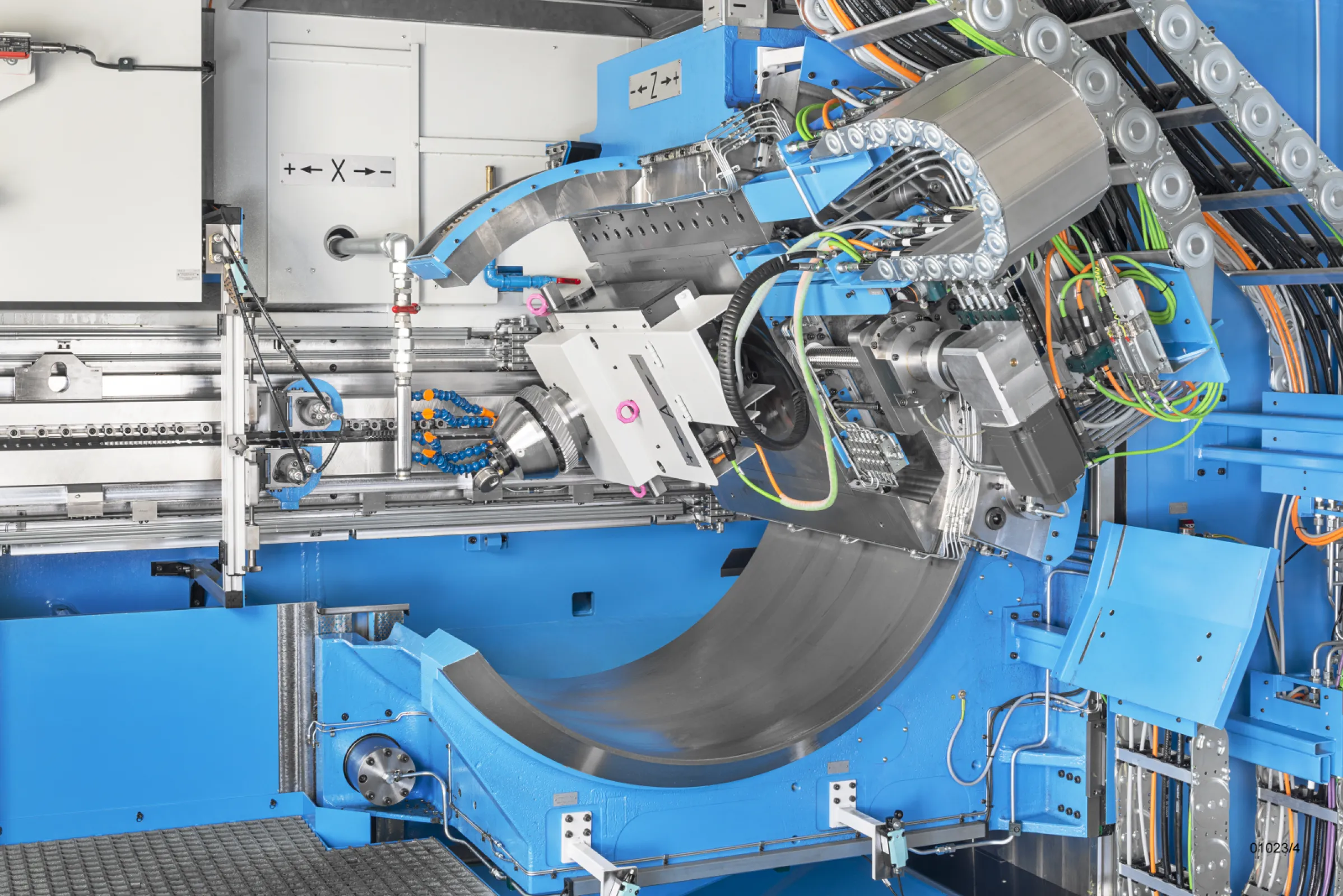 Boraching machine type RAWMX 25 x 5000 x 320 - Cradle and table unit, with indexer and workpiece