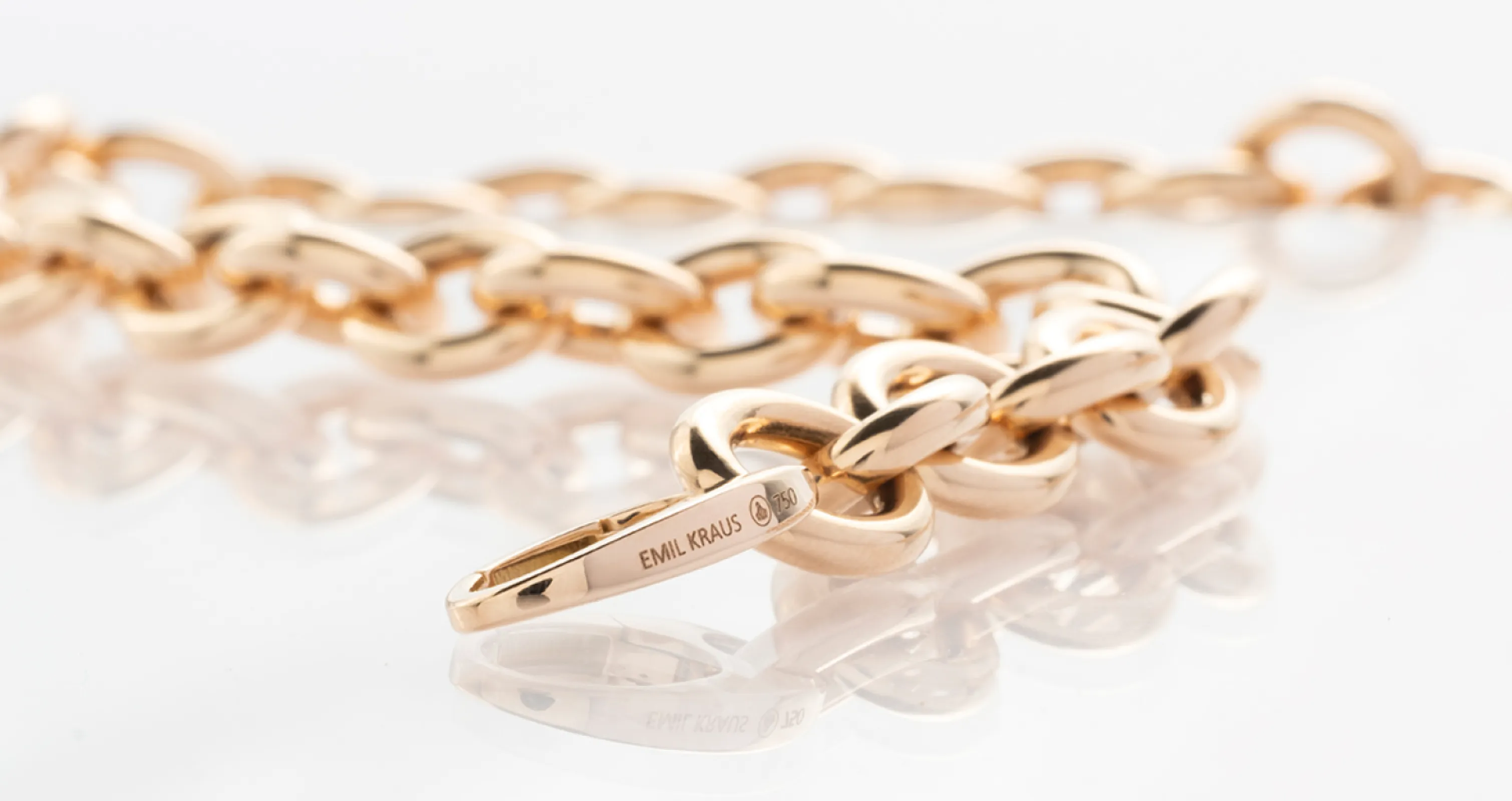 Handcrafted chain in 18k gold