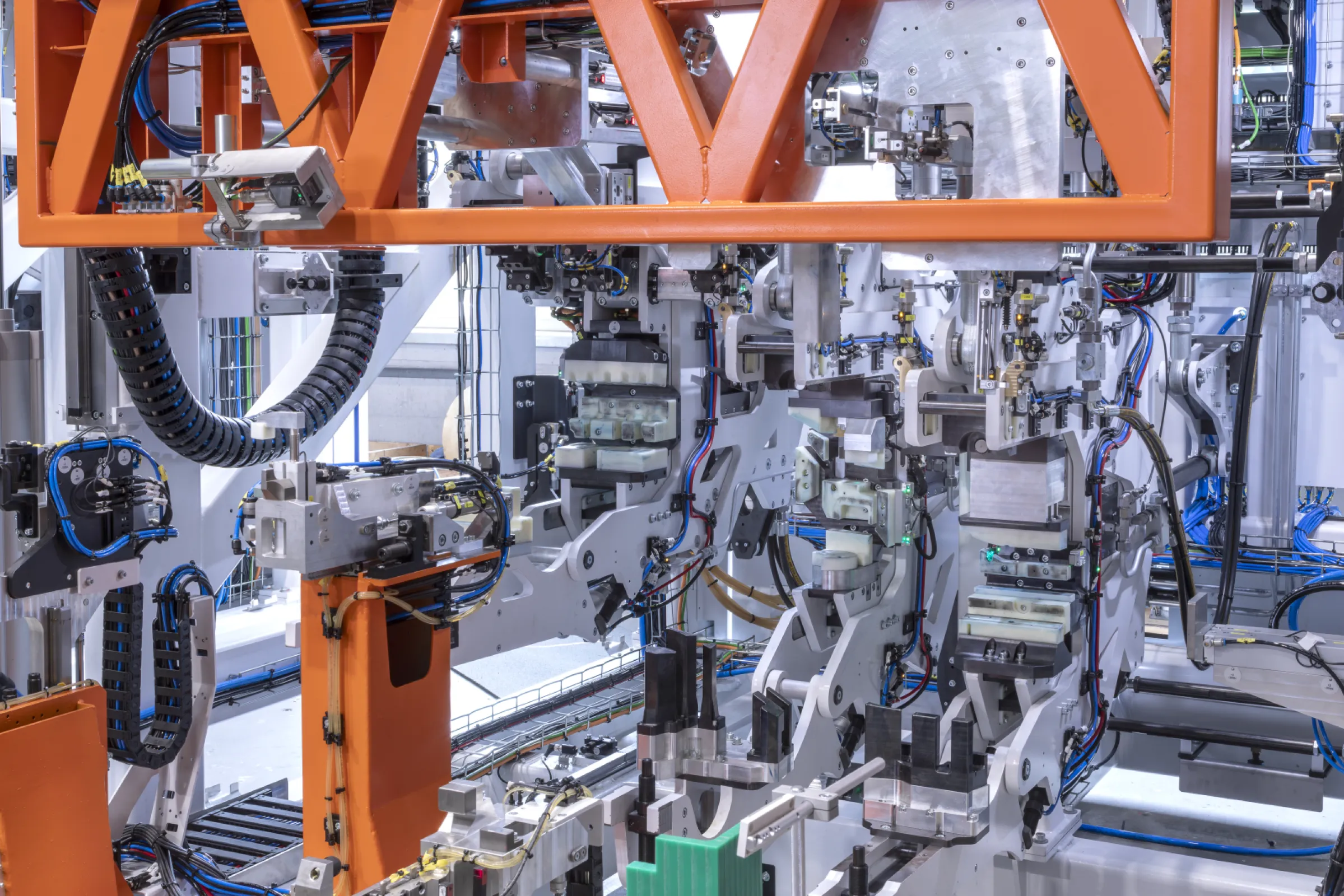 Detailed view of straightening modules