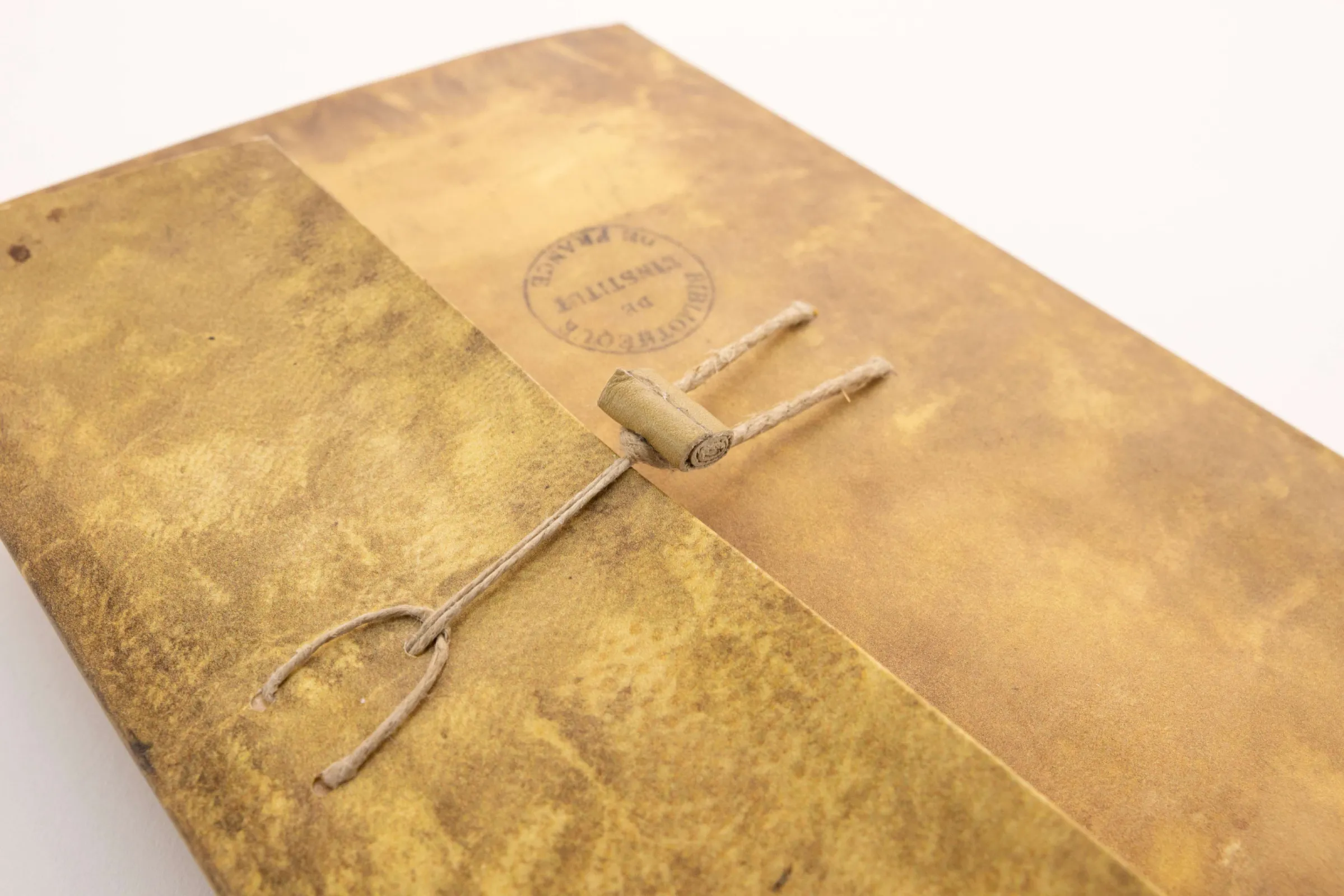 Faithful reproduction of the binding.