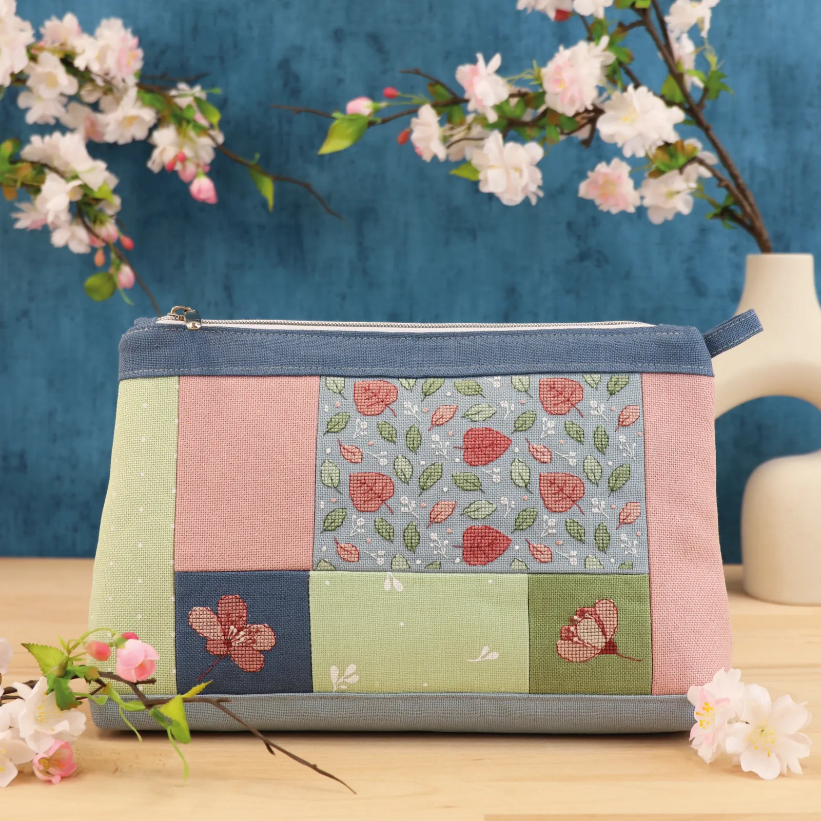 Evenweave fabrics - free embroidery ideas to download at www.zweigart.de/embroidery