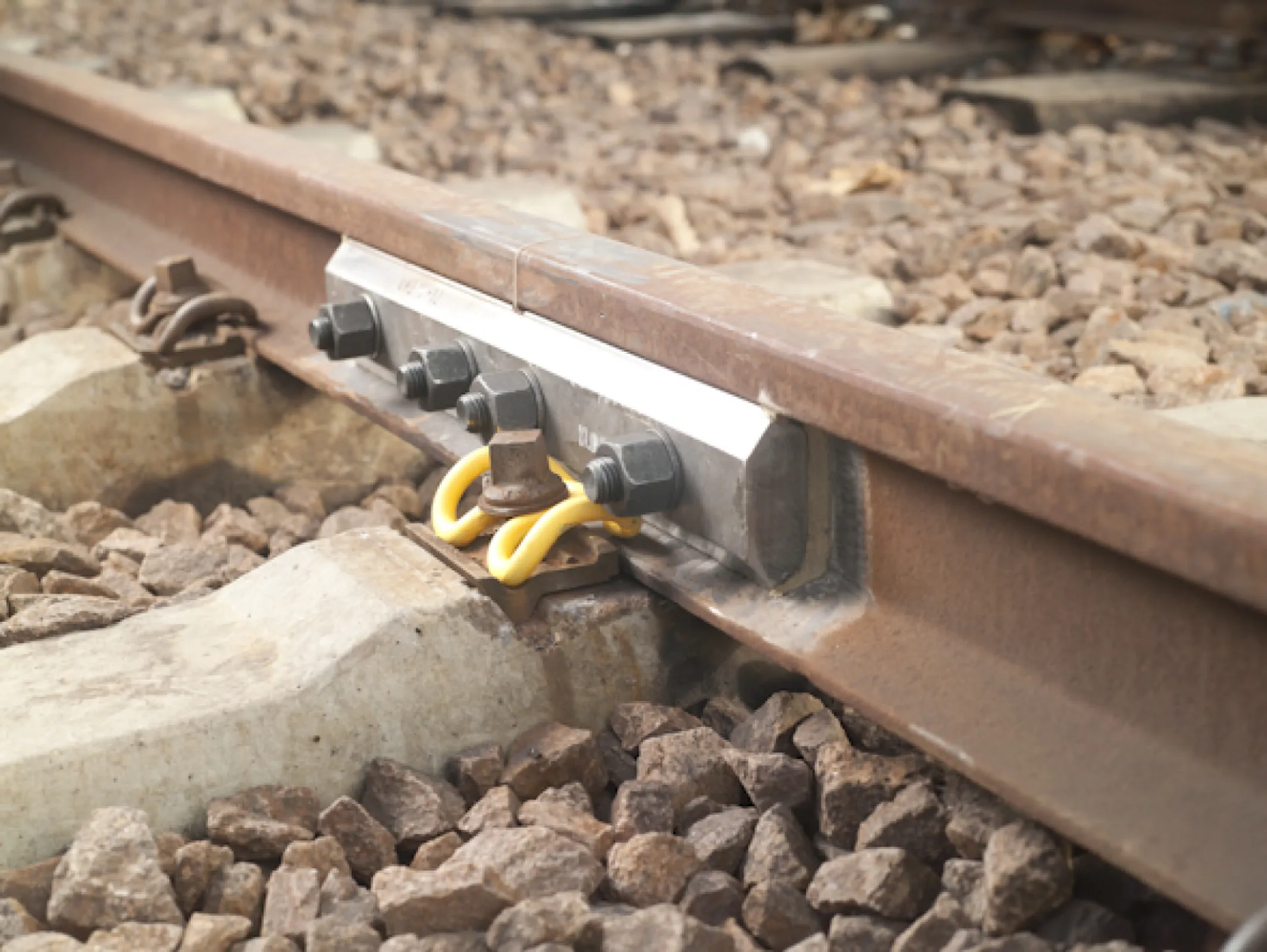 Finished installation of insulating rail joint