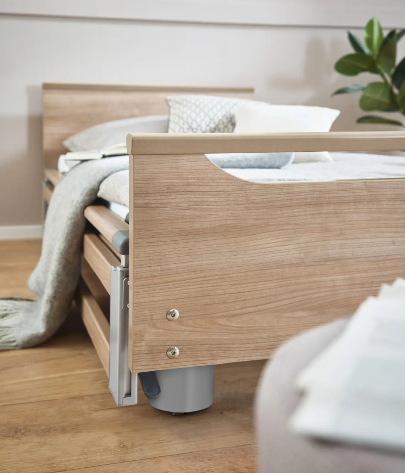 Care bed Regia from Stiegelmeyer Group brand Burmeier