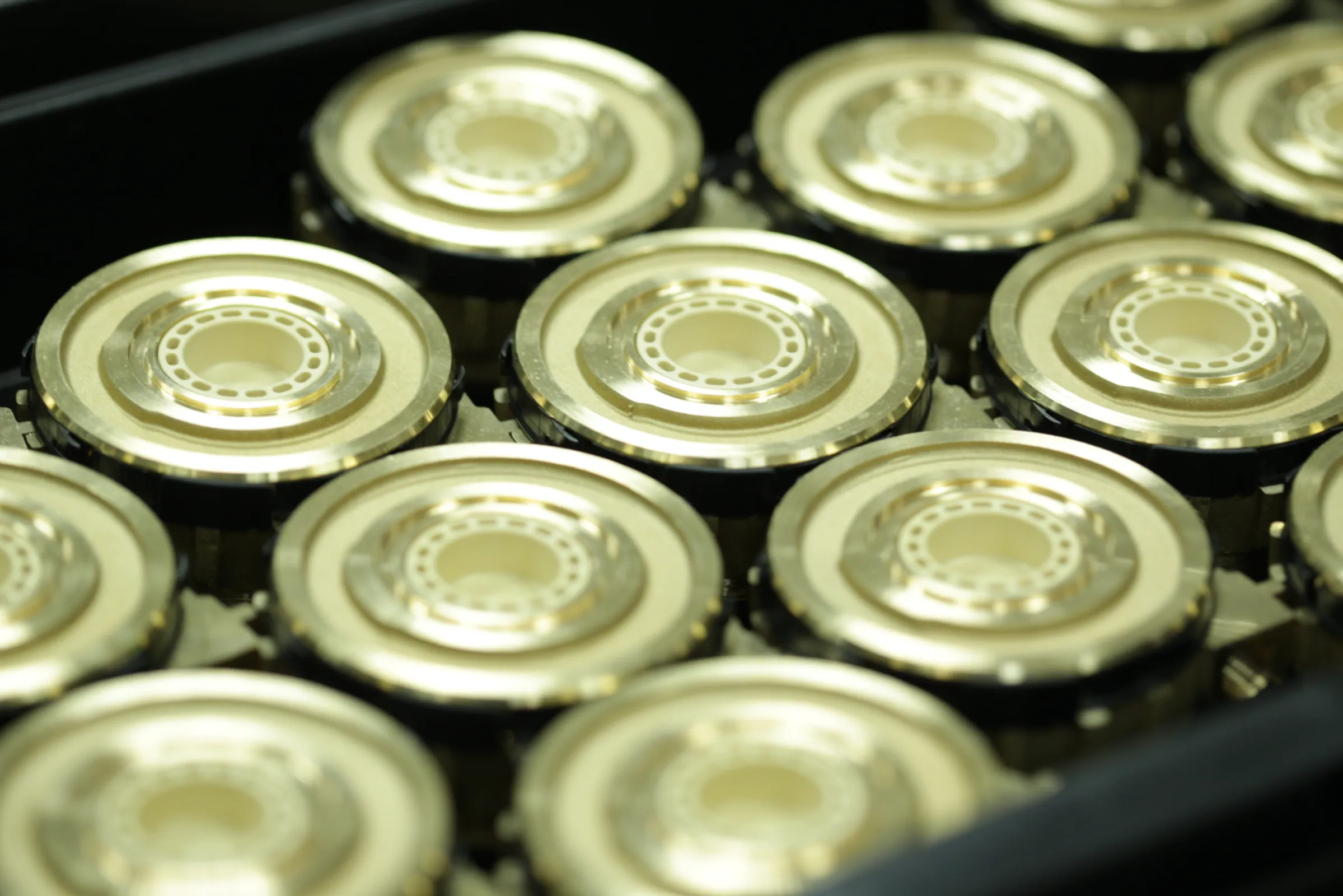 Measuring capsules for heat meters and water meters