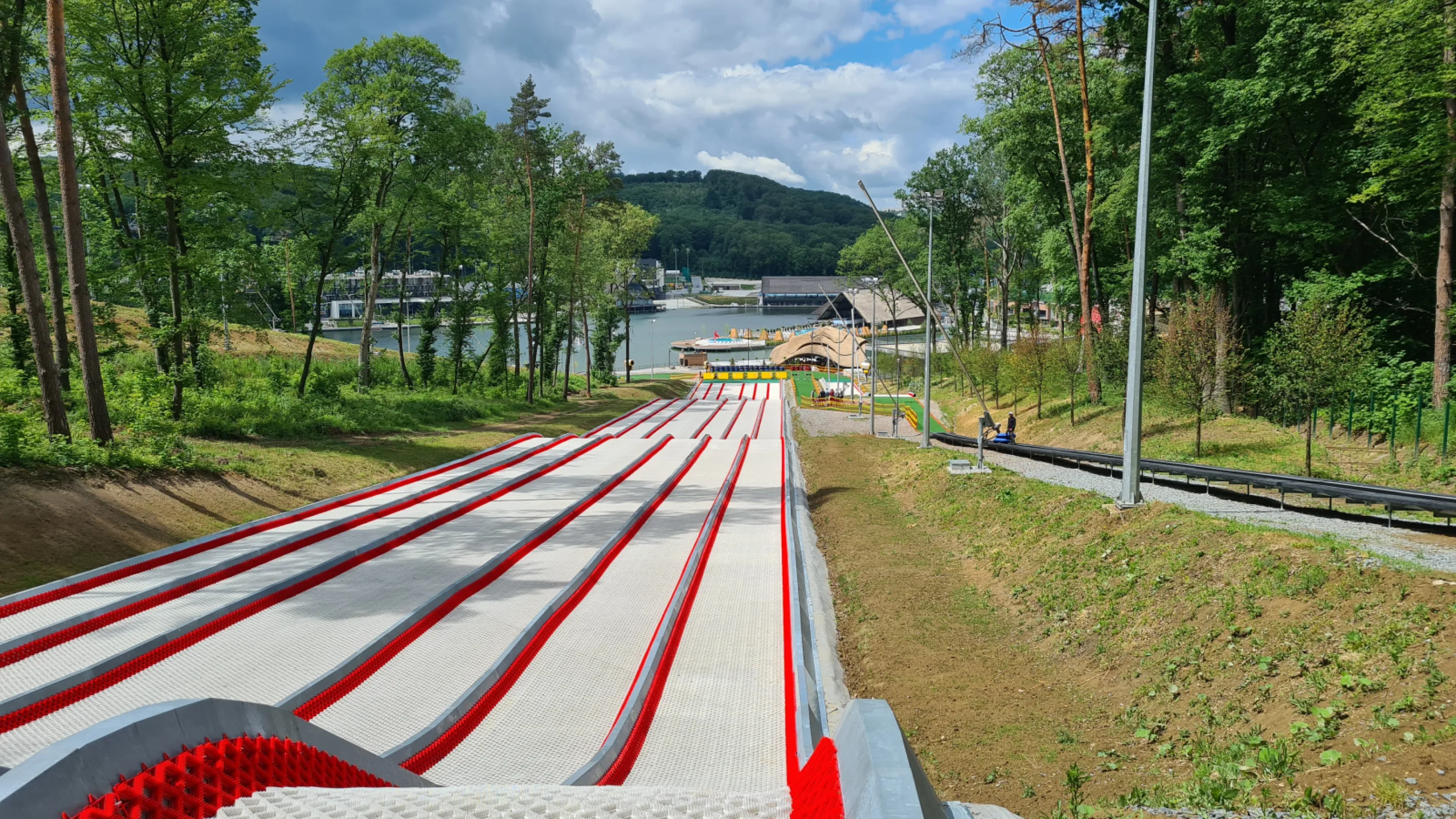 Extraordinary leisure resort with amazing tubing track and 5 Star Hotel