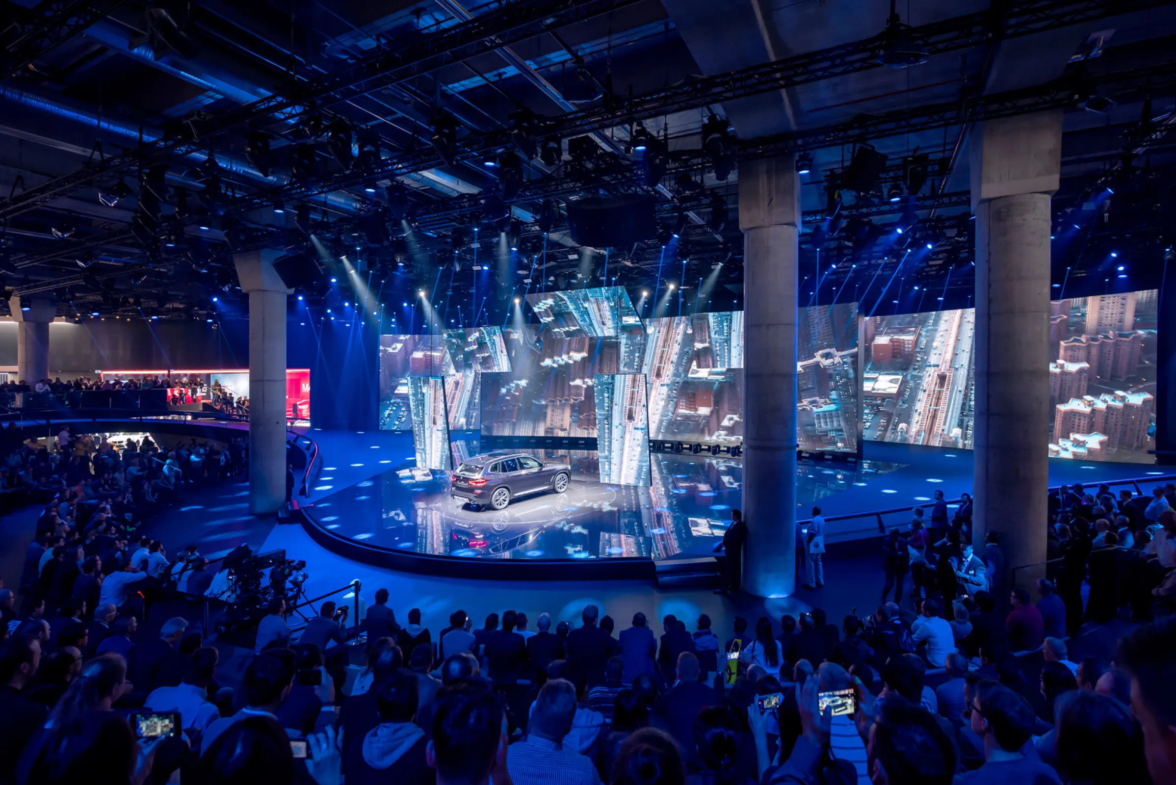 BMW at the IAA – 15,000 sqm of Innovation in Frankfurt. At the world’s largest car show, BMW took center stage with a 15,000 sqm stand that redefined automotive presentation. A groundbreaking fusion of tech and design: giant LED walls, kinetic ceiling panels, seamless LCDs, interactive displays, and a full driving track brought BMW’s vision to life — all planned, integrated, and delivered by NIYU’s full-scope technical services.  No scale is too ambitious for NIYU — engineered to impress.