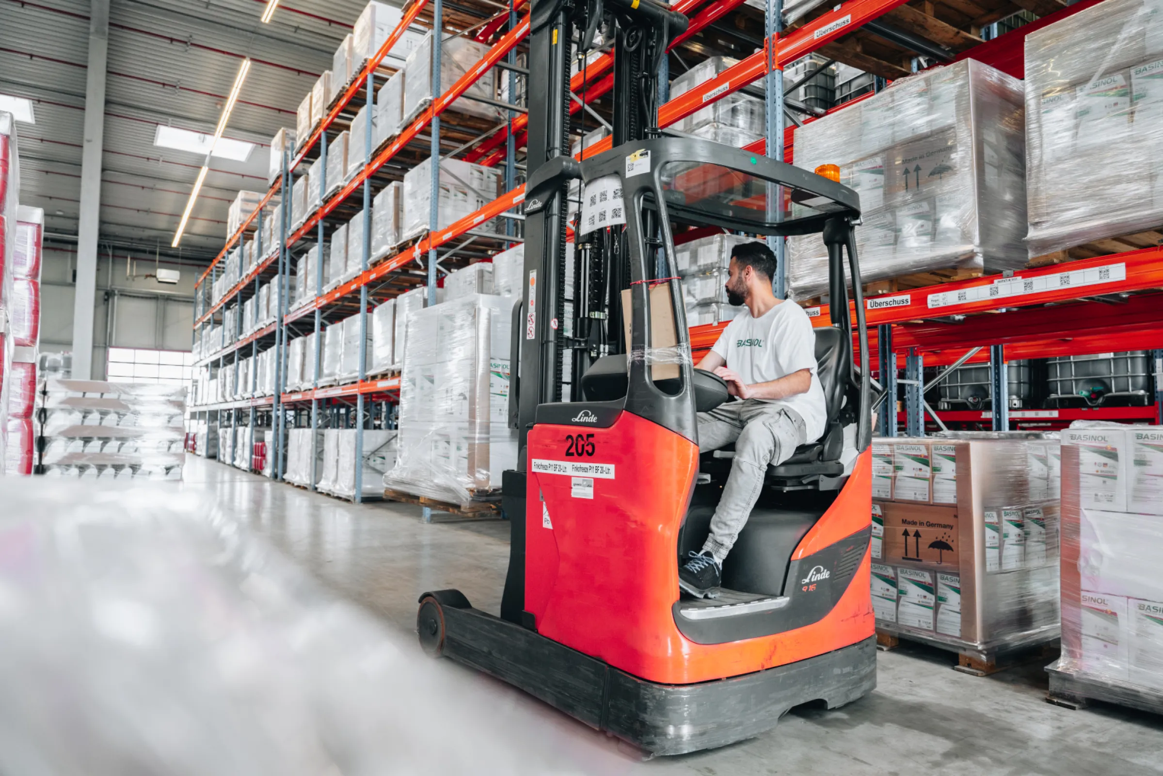 BASINOL® is one of the most dynamic brands for premium lubricant products in the world.