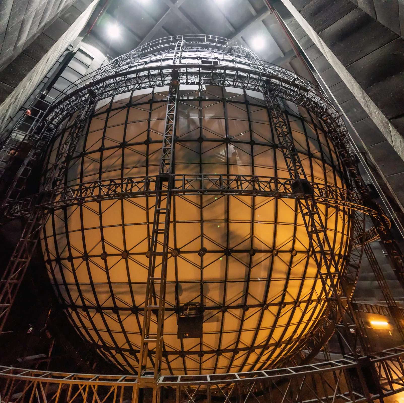 flyDome flying theater