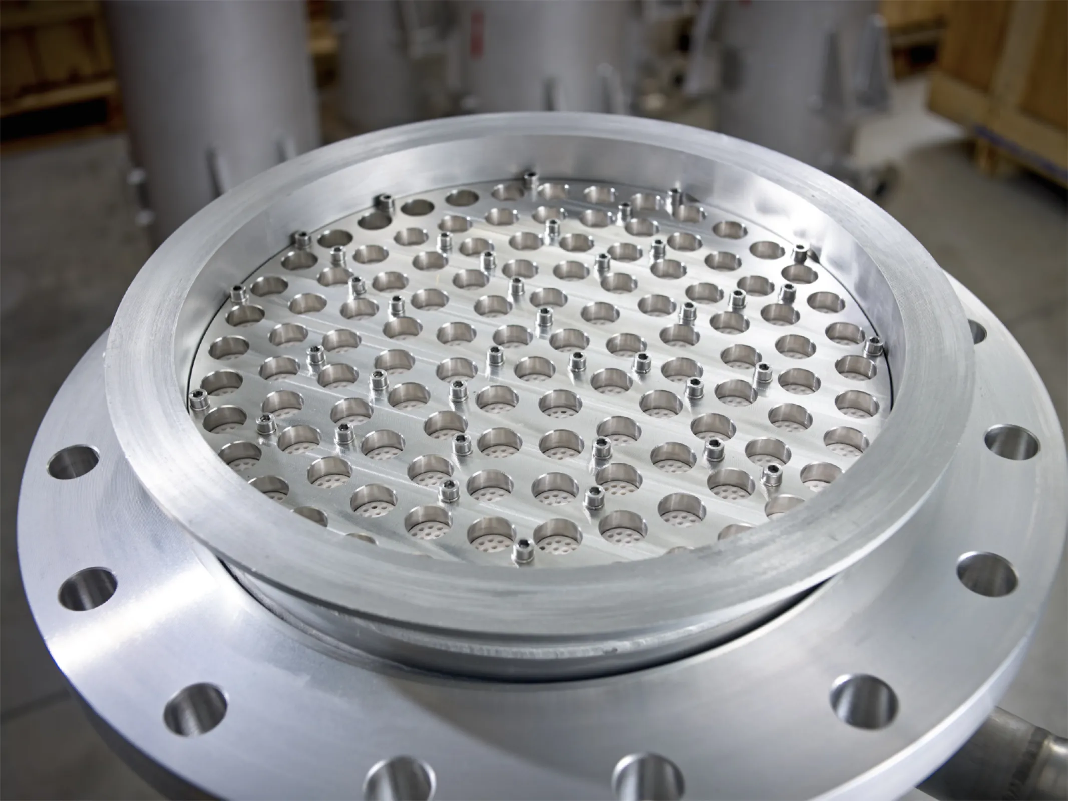 Ceramic membranes arranged in pressure vessels (modules)