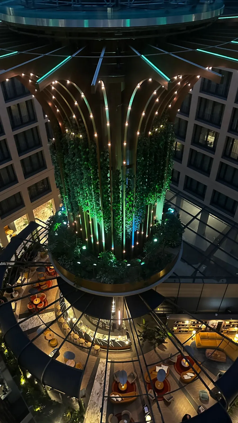 Living Tree // Client: Union Investment Real Estate / kpm3 // Design: dan pearlman Group // In operation since: 2025