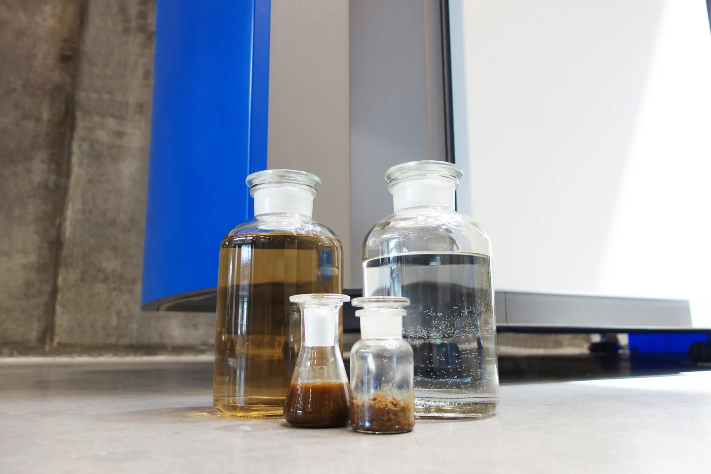 For the wastewater-free production of tomorrow We are continuously working on the further development of our products and on innovative solutions for your sustainable production processes. Our innovation planning is strictly aligned with our vision of wastewater-free production. New in our portfolio is the VACUDEST ZLD technology. With the help of our VACUDEST ZLD concentrator it is possible to significantly improve the result of vacuum distillation with VACUDEST once again.