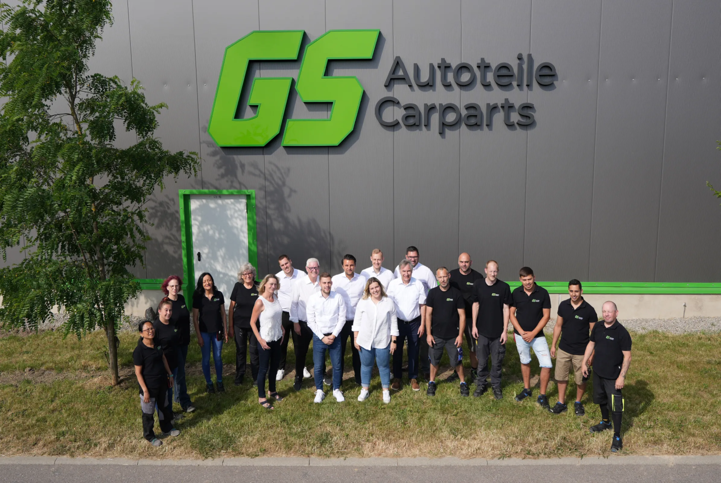 Our team is happy to welcome you in business