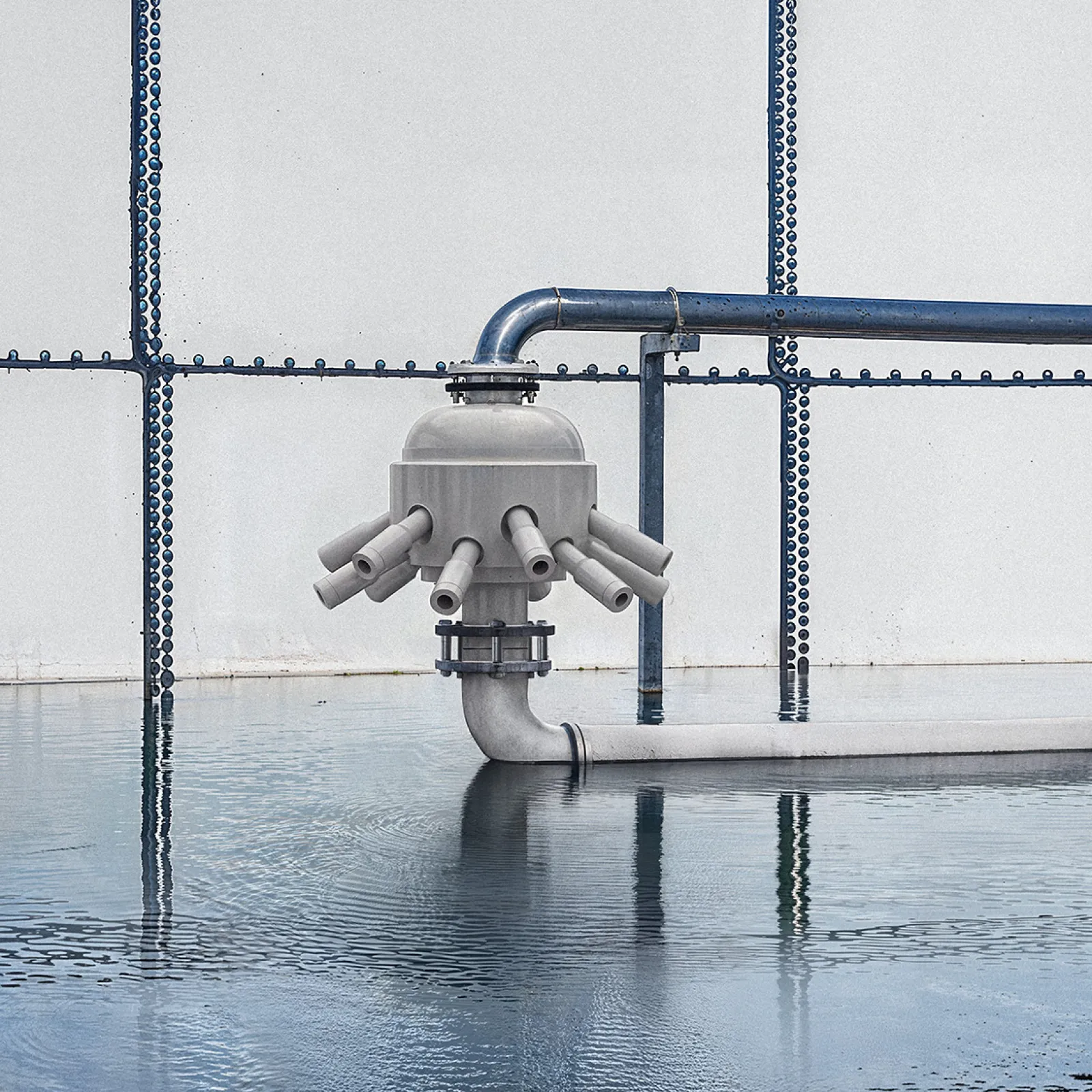 Twelve-path ejector made of PP