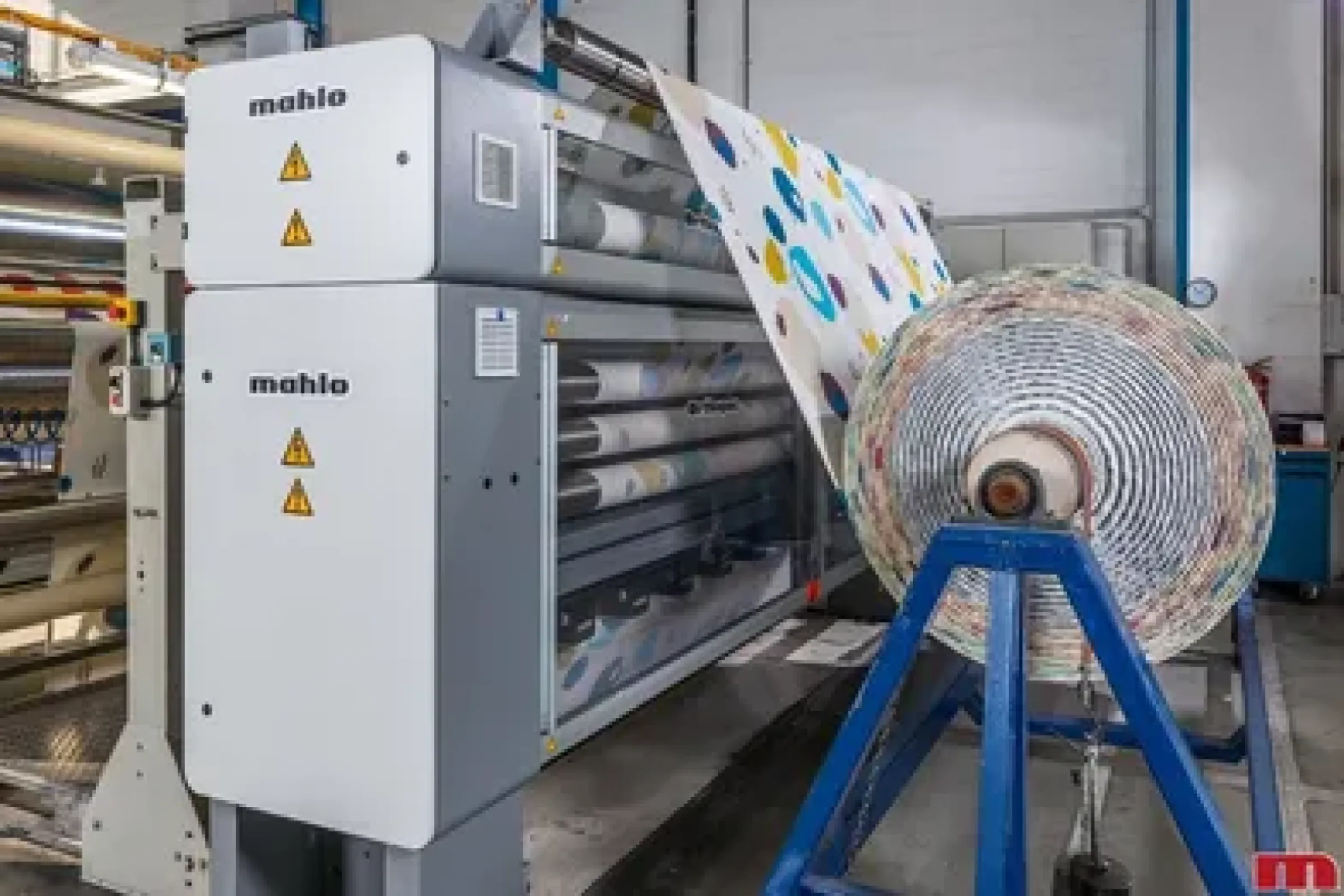 On an production line, an Orthopac RVMC-15 controls the distortions at the infeed. (Olonia / Italy)