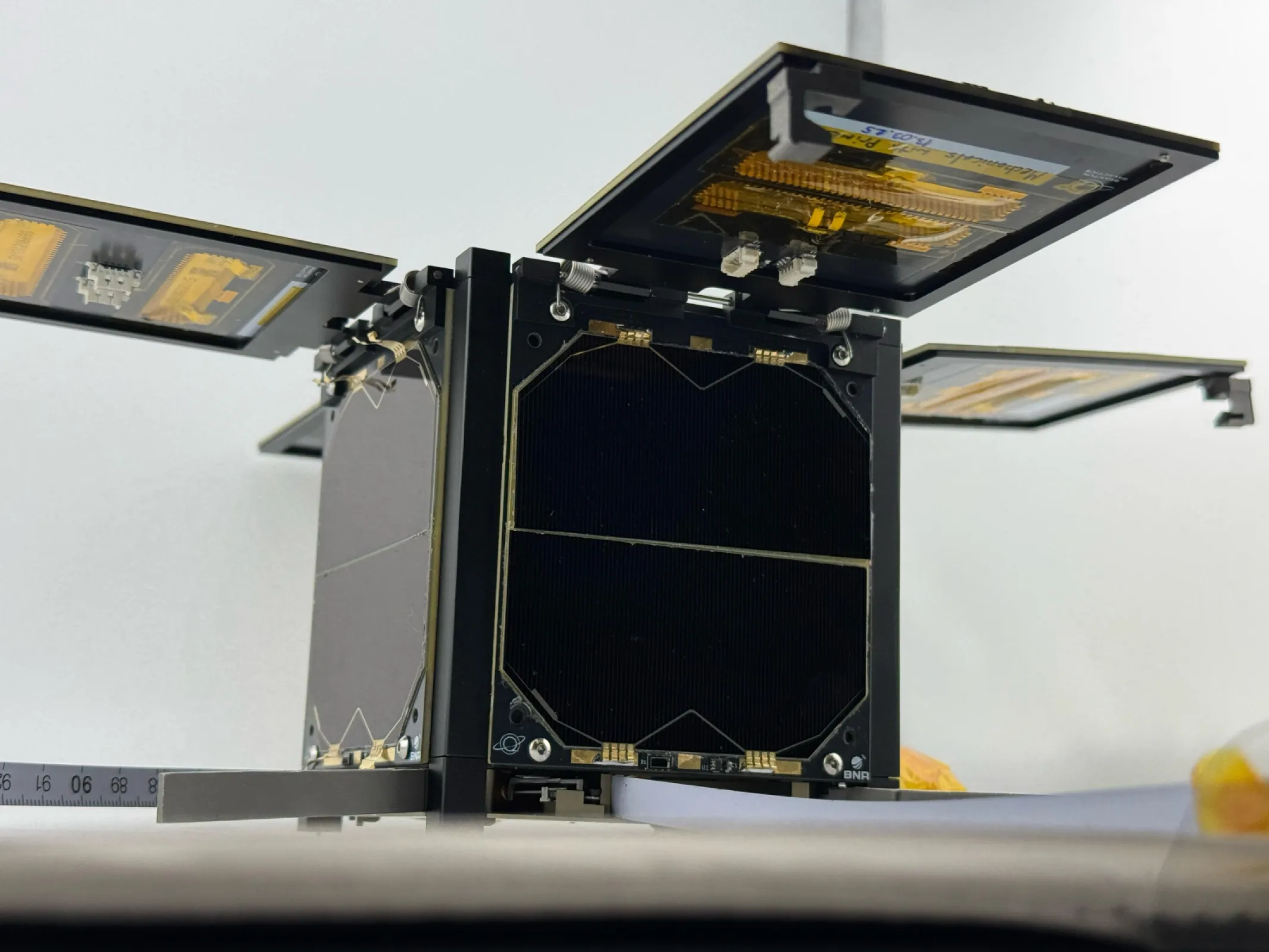 CyBEEsat 1U XL Bus by Quantum Galactics GmbH