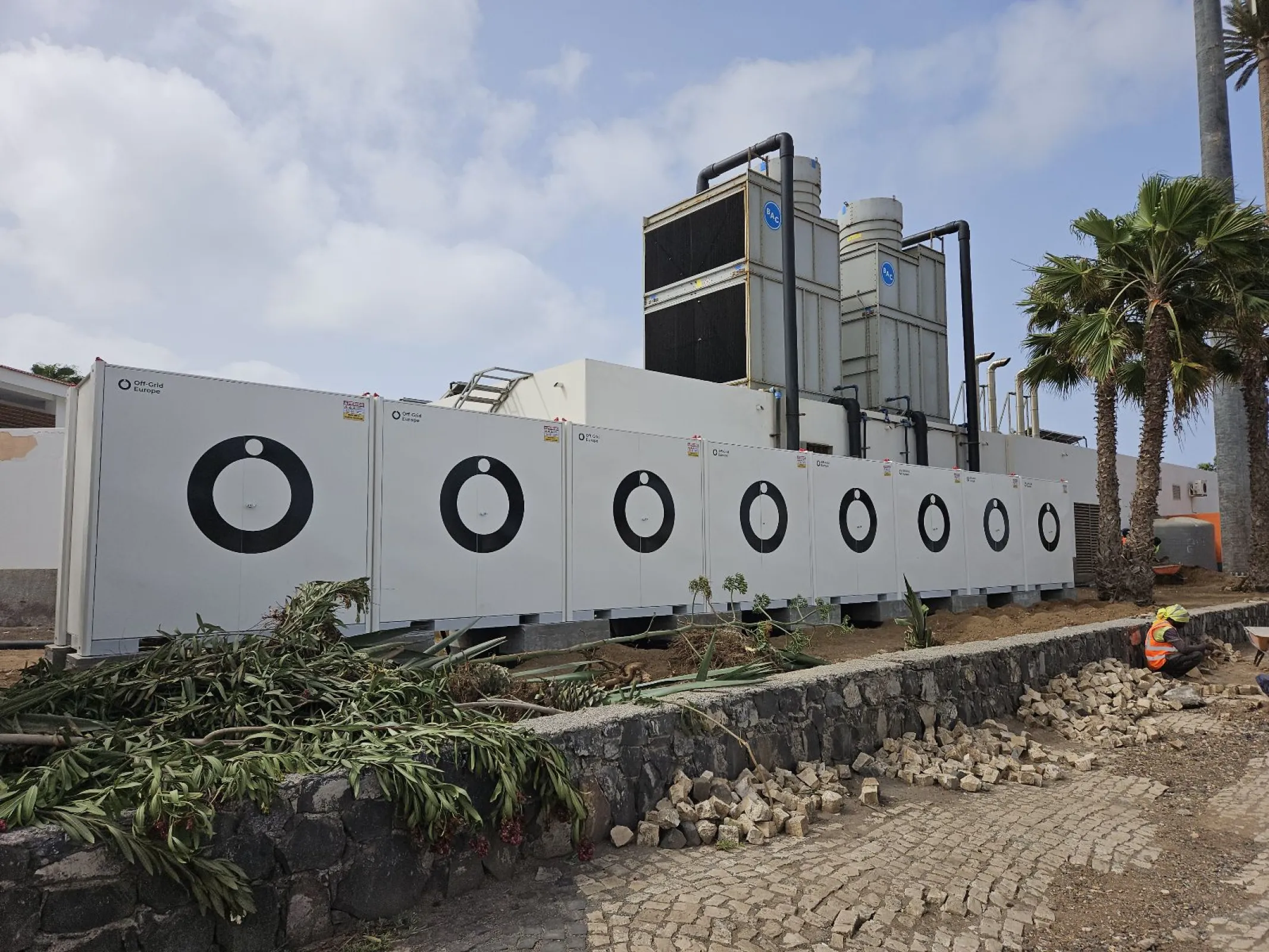 Off-Grid Europe Ohms Box, Cape Verde