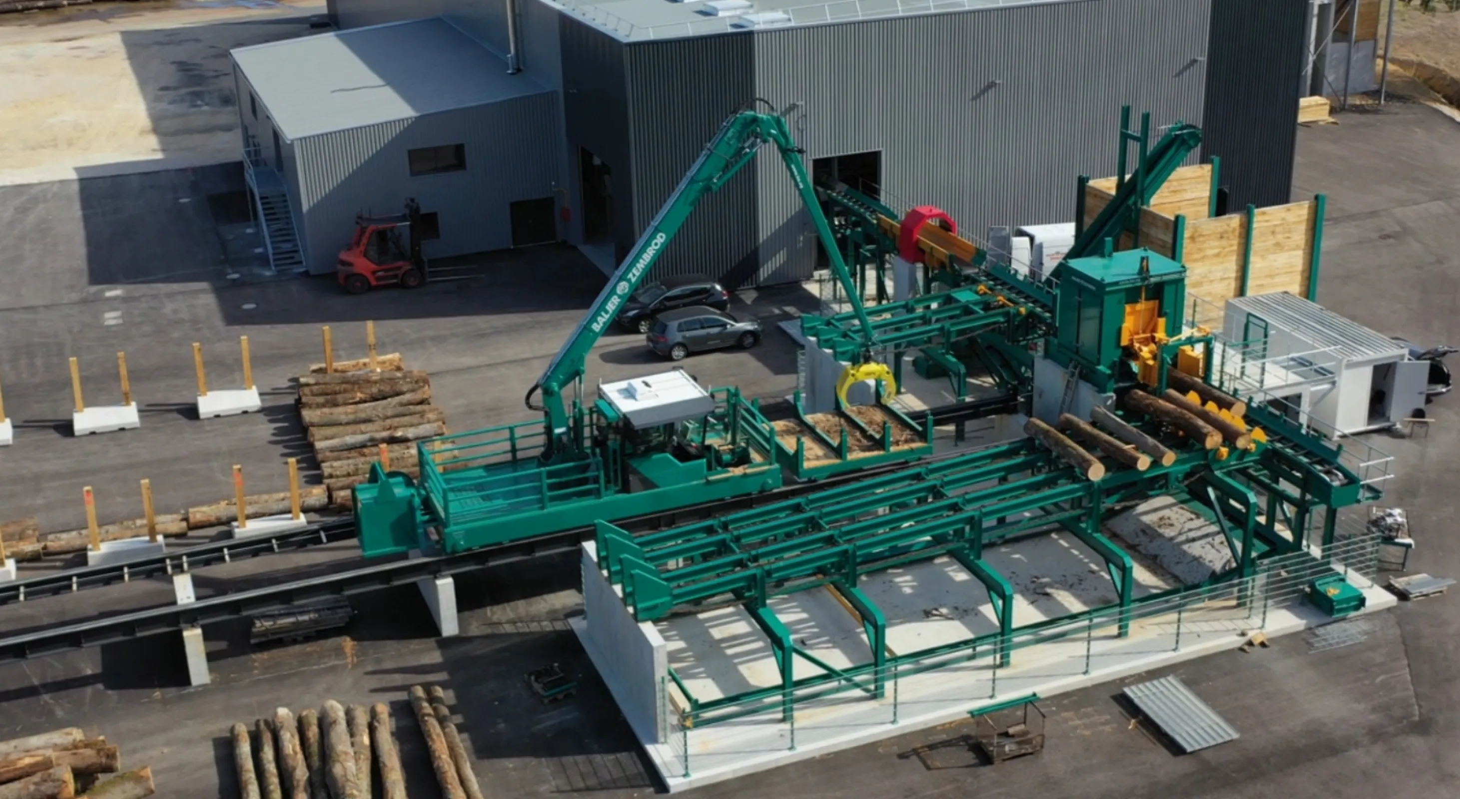 Mechanised stationary logyard