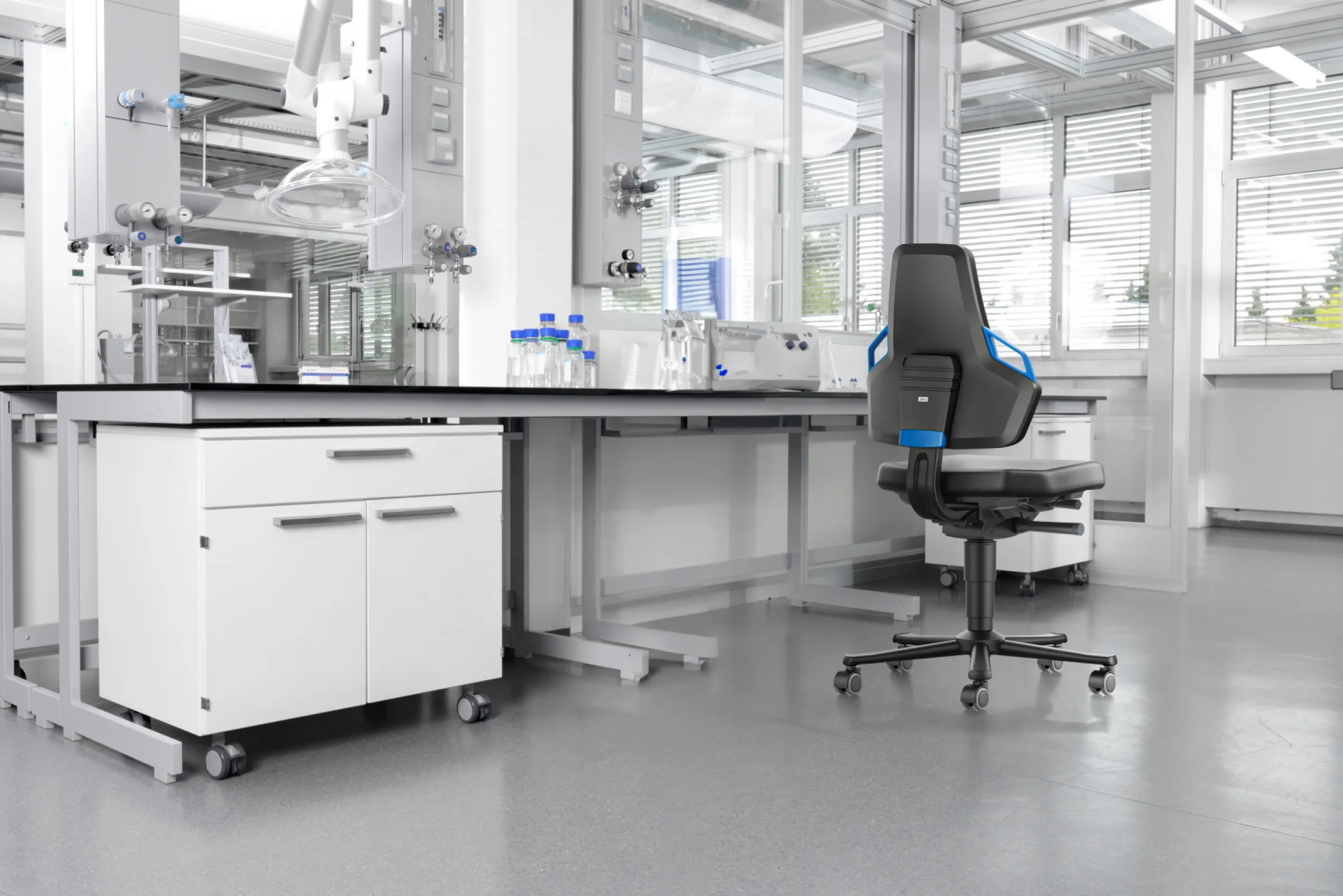 NEXIT LABORATORY CHAIRS