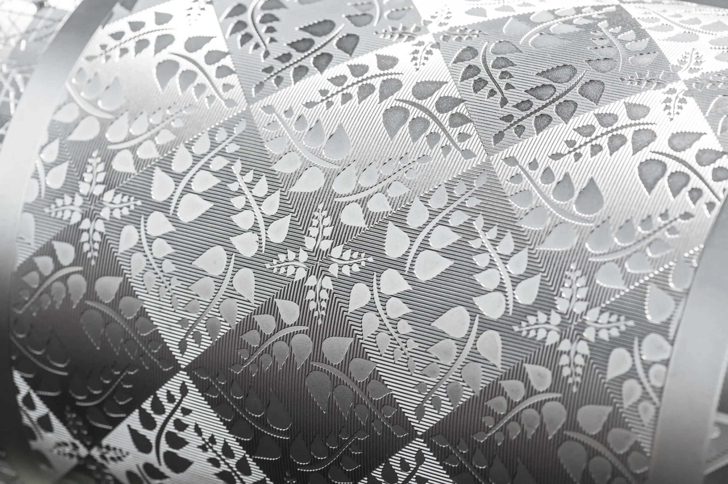 High-quality smooth and engraved top/bottom rollers | Design development service