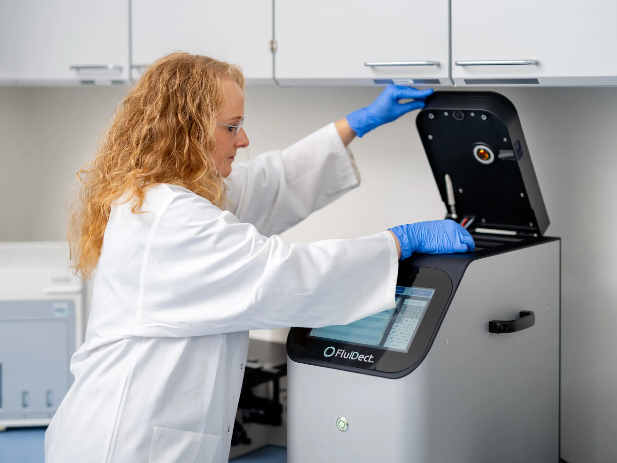 SpheroScan Explorer in a laboratory environment.