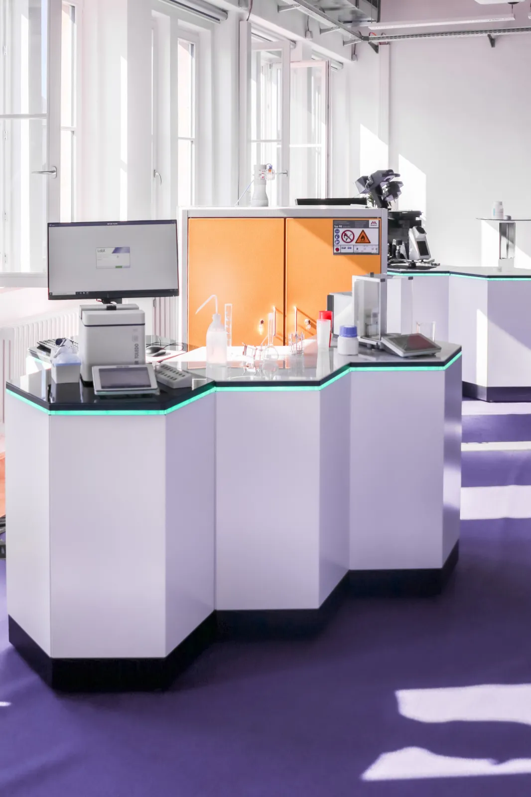 Connection of devices, vendor-independent