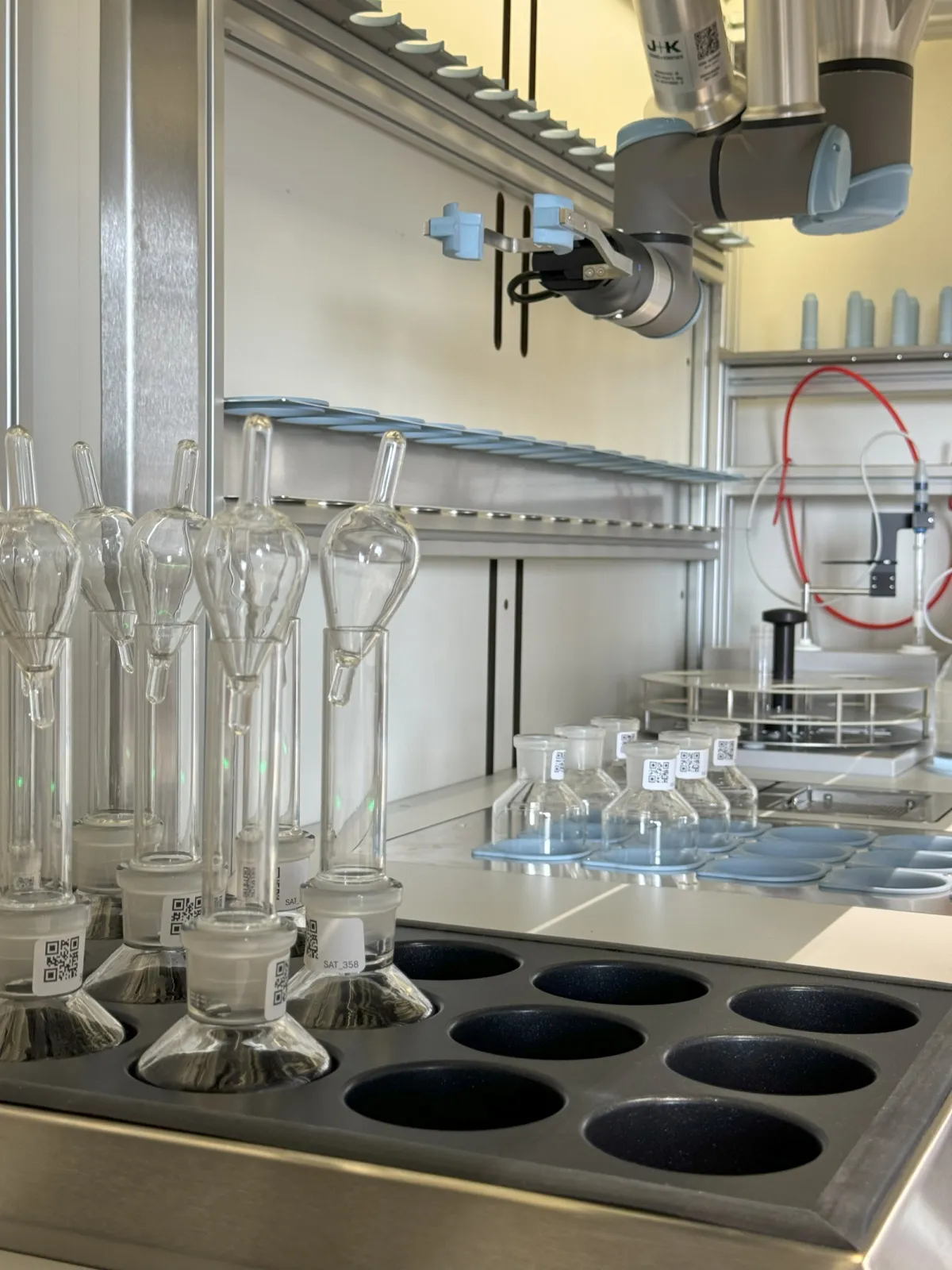 Workflow solution without a fixed hardware form factor