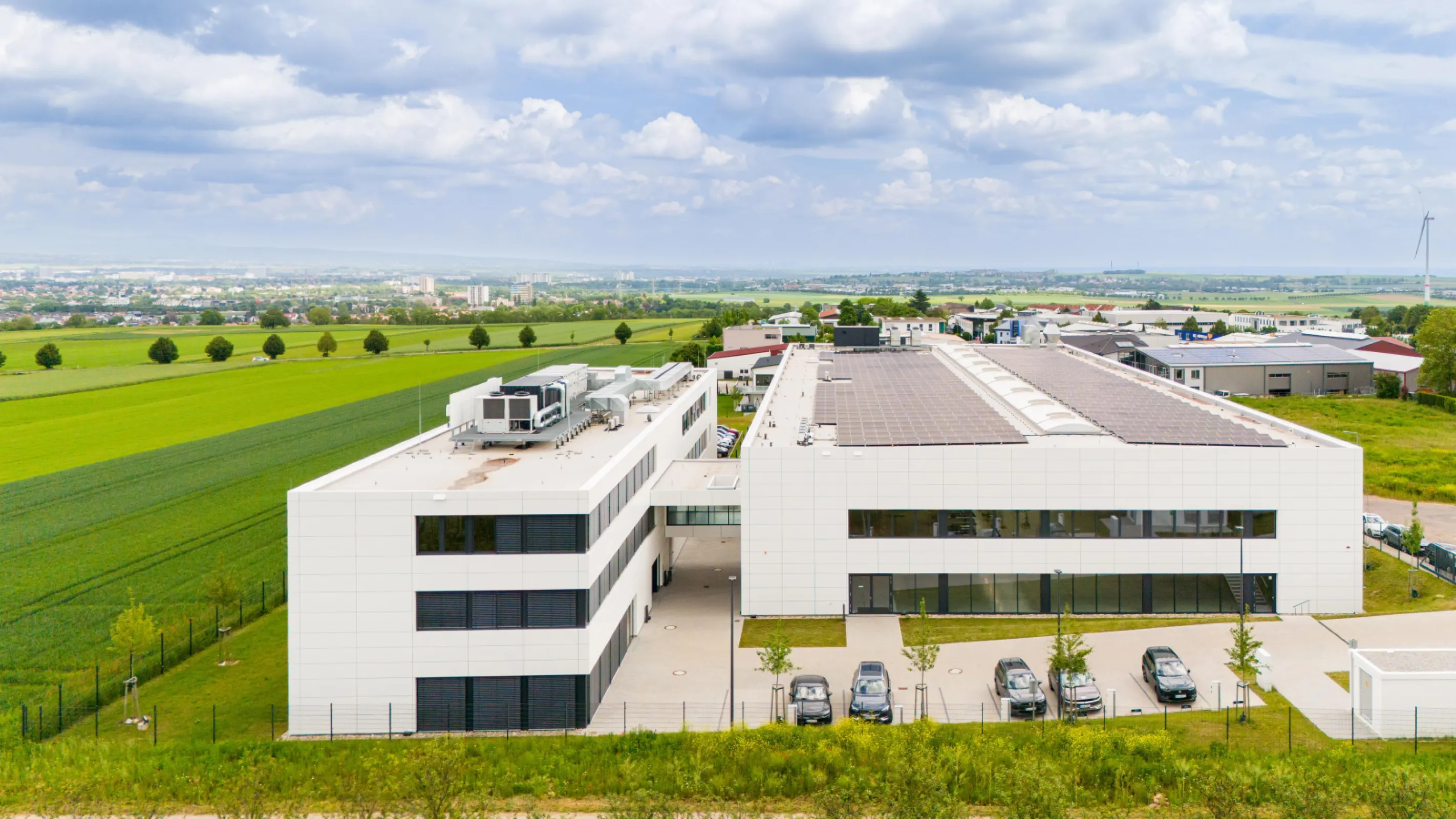 IMSTec develops and builds production systems of tomorrow in two modern plants with around 150 employees. (Copyright: GOLDBECK)