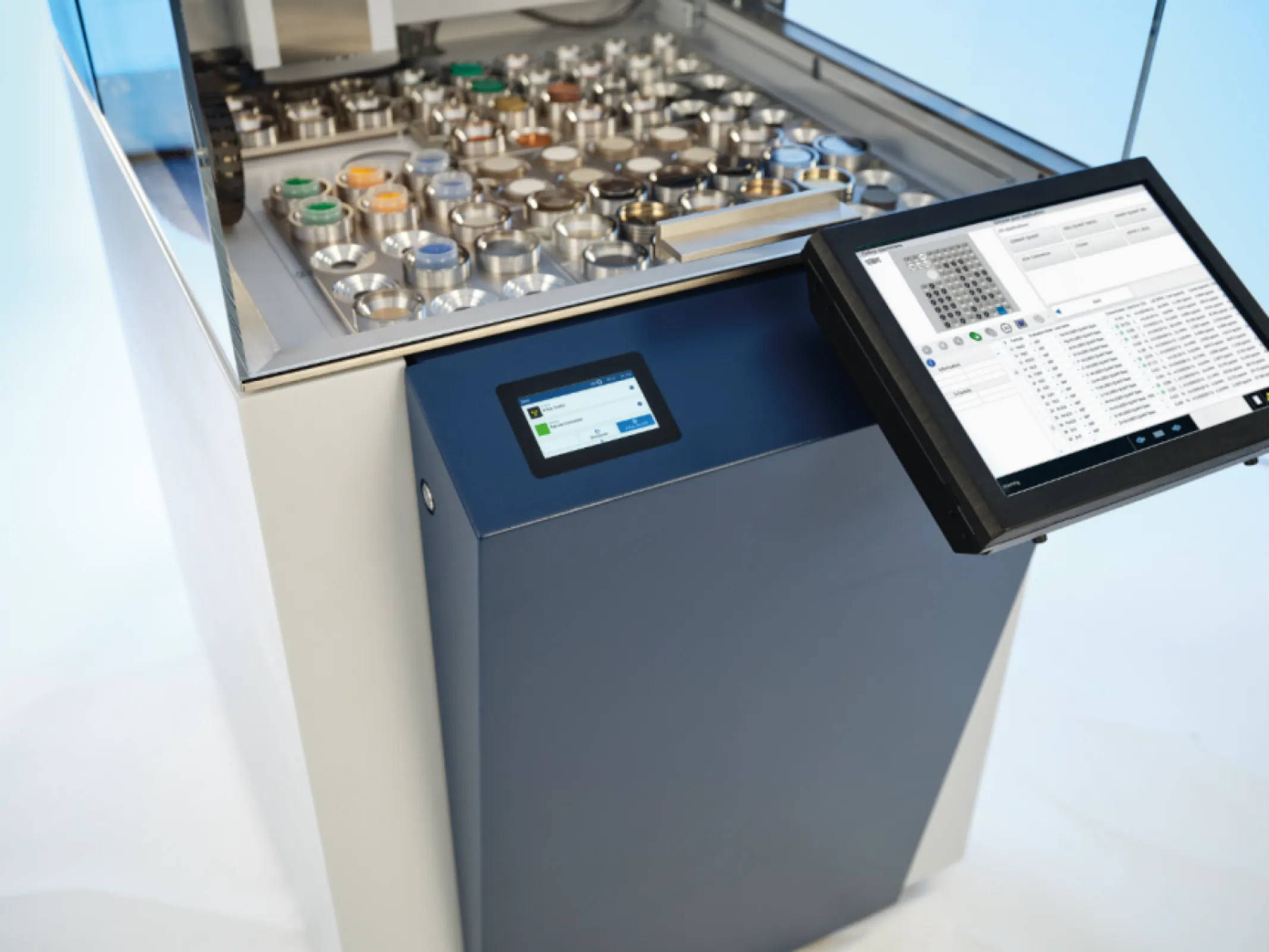 The intelligent operating and sample loading features of the S8 TIGER Series 3 makes handling many samples easy.