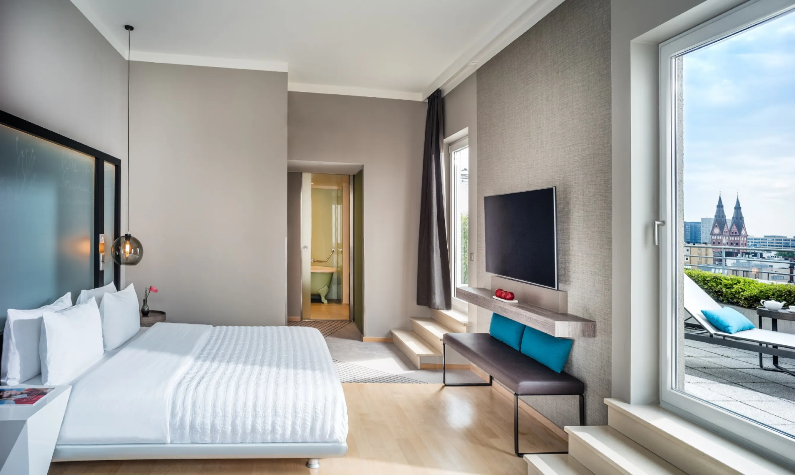 Le Méridien Hamburg - Urban Terrace Room