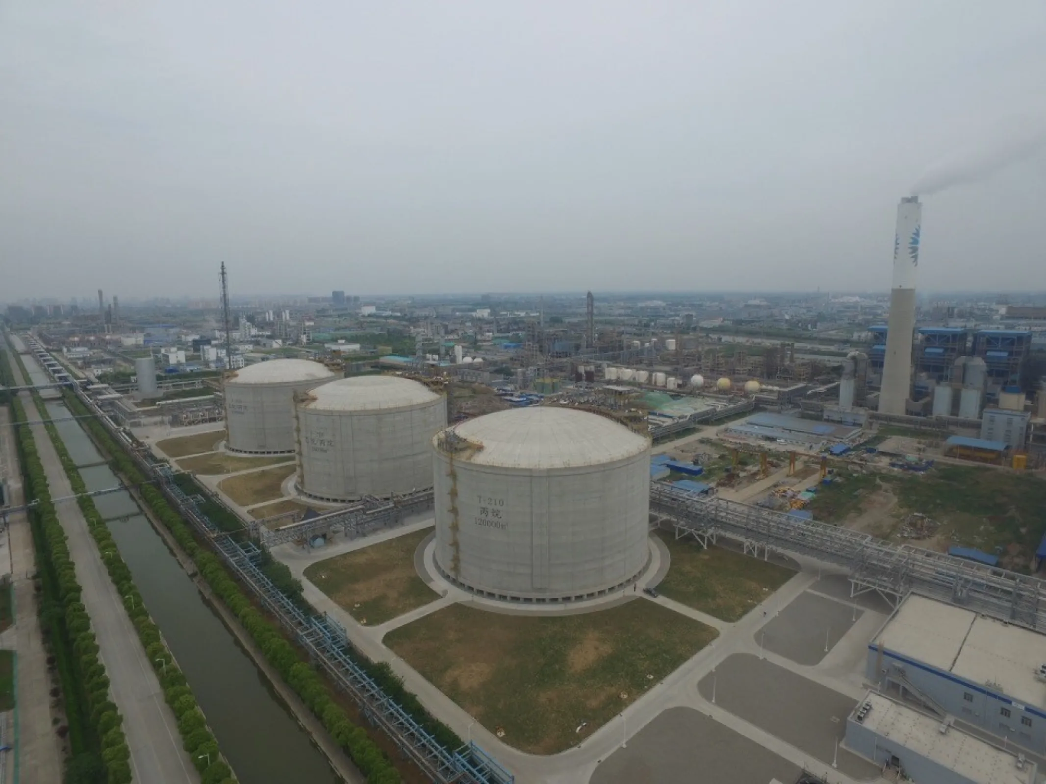 Propane / Ethane Terminal including 1 x 120,000 m³ Propane & 2 x 120,000 m³ Ethane / Propane Tanks